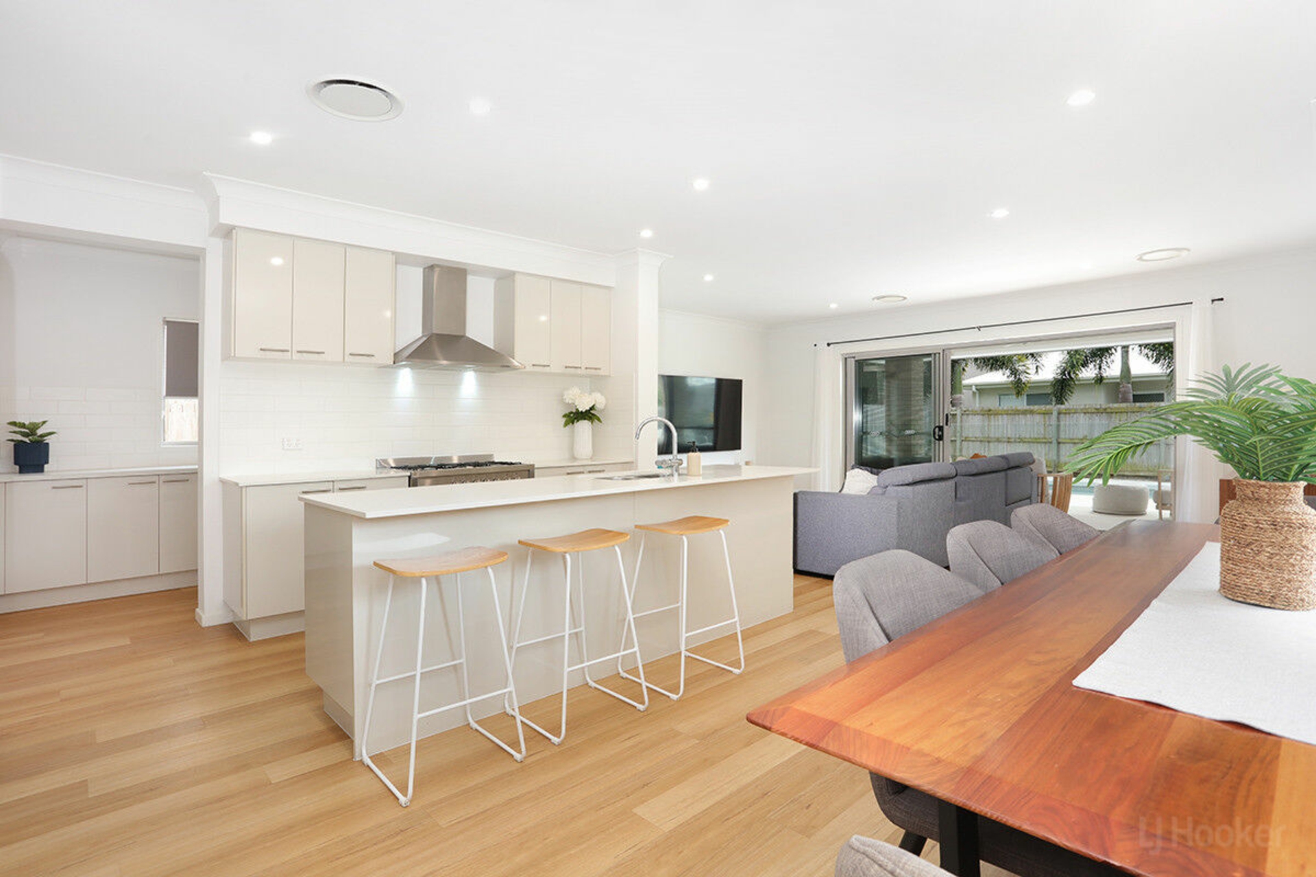 67 Harbour Rise, HOPE ISLAND