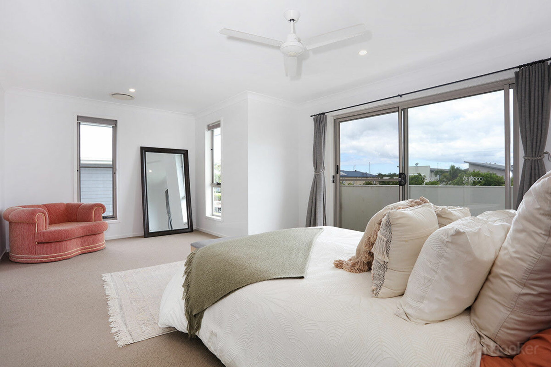 67 Harbour Rise, HOPE ISLAND