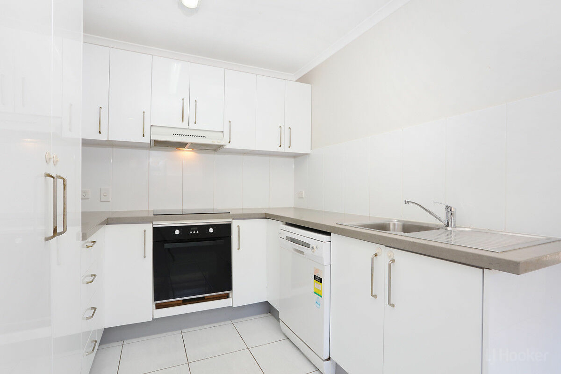 24 Tarni Street, Coombabah