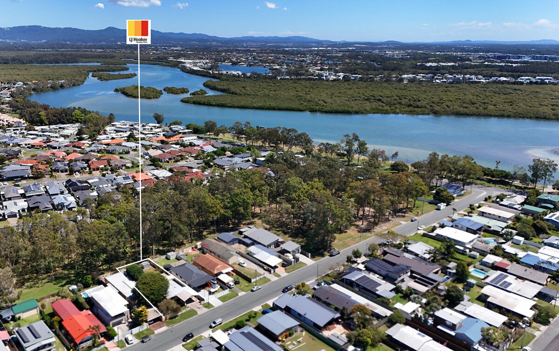 24 Tarni Street, Coombabah