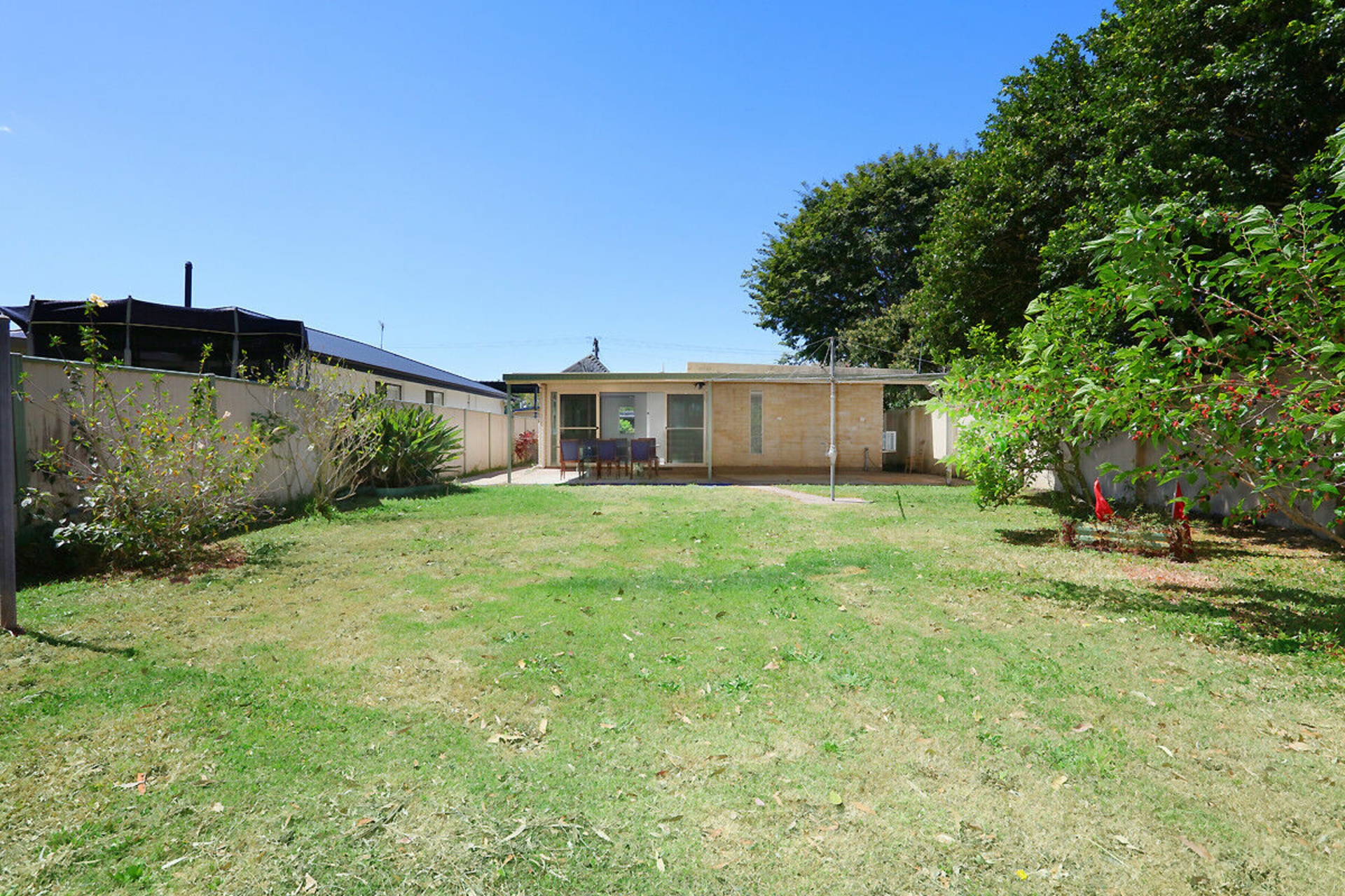24 Tarni Street, Coombabah