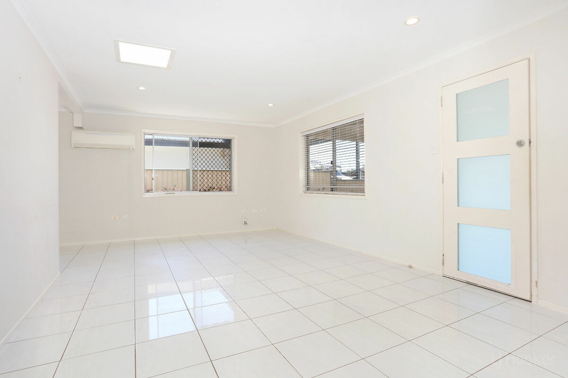 24 Tarni Street, Coombabah