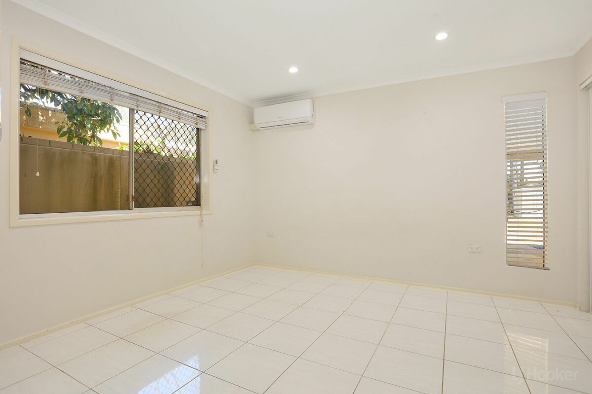 24 Tarni Street, Coombabah