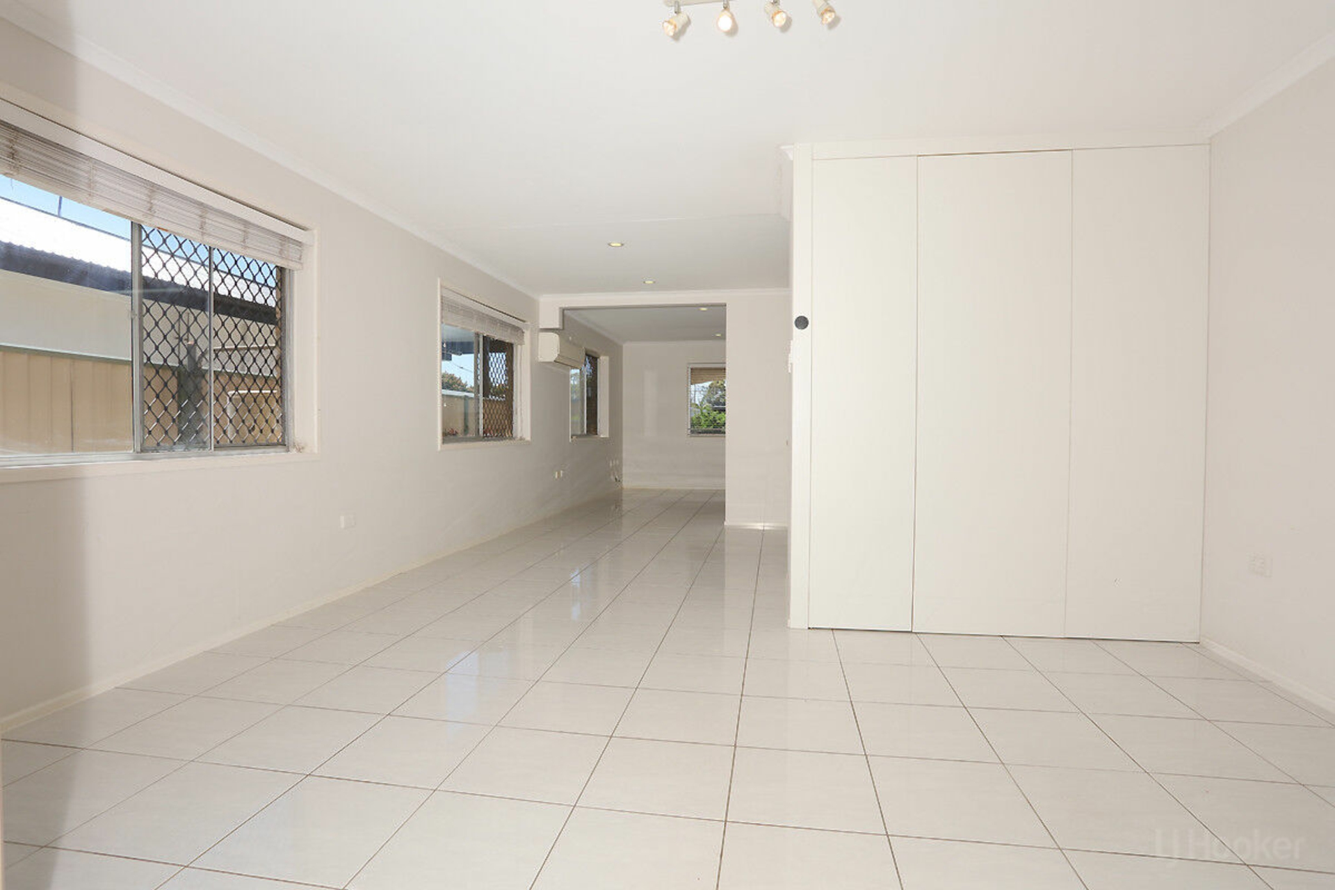 24 Tarni Street, Coombabah
