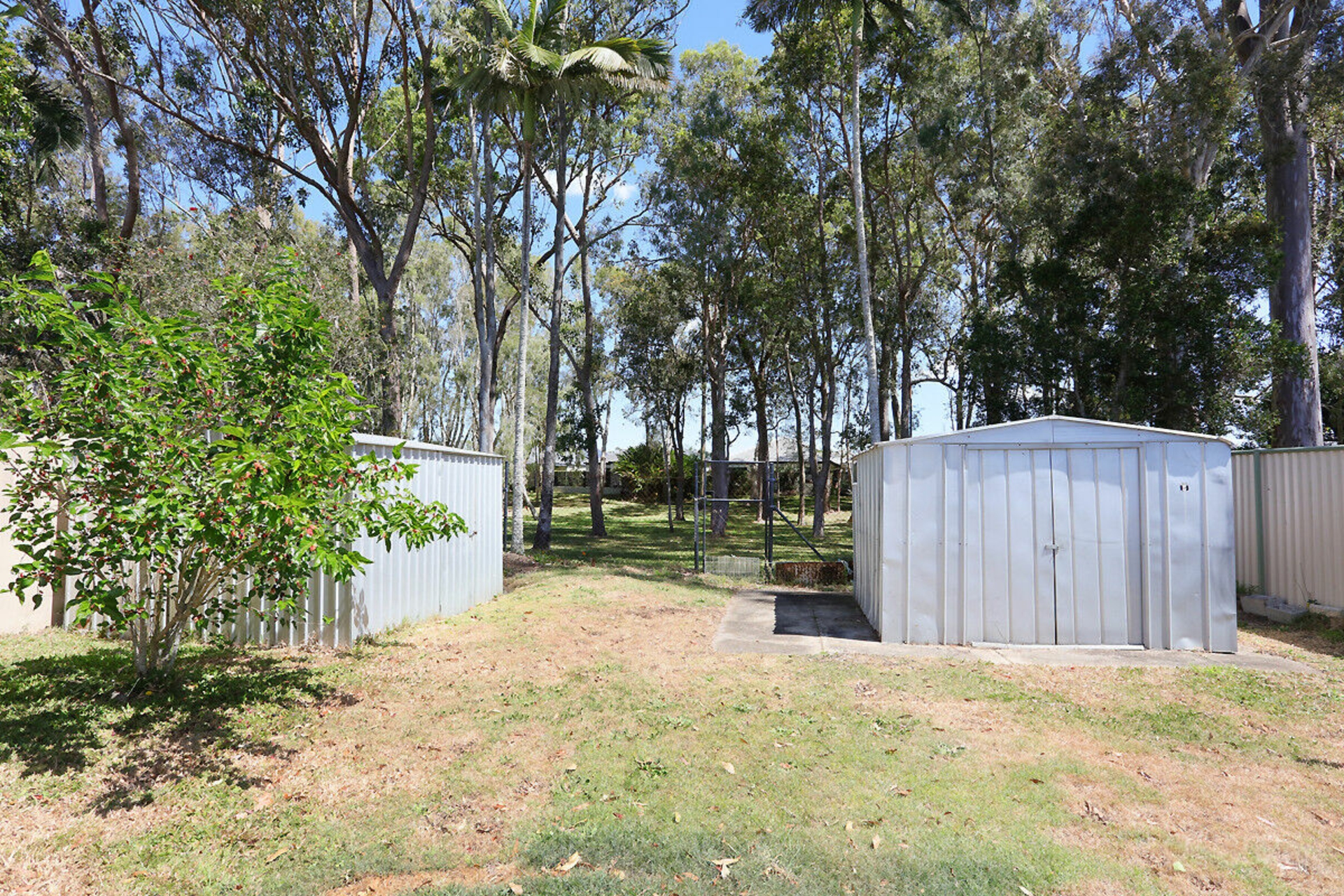 24 Tarni Street, Coombabah