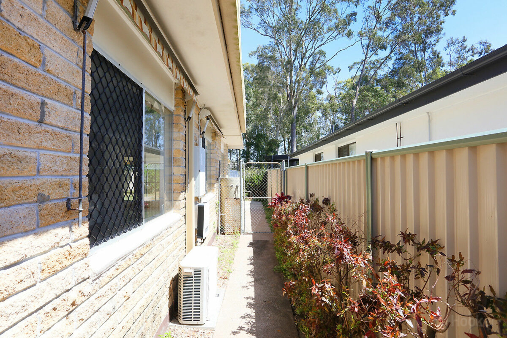 24 Tarni Street, Coombabah
