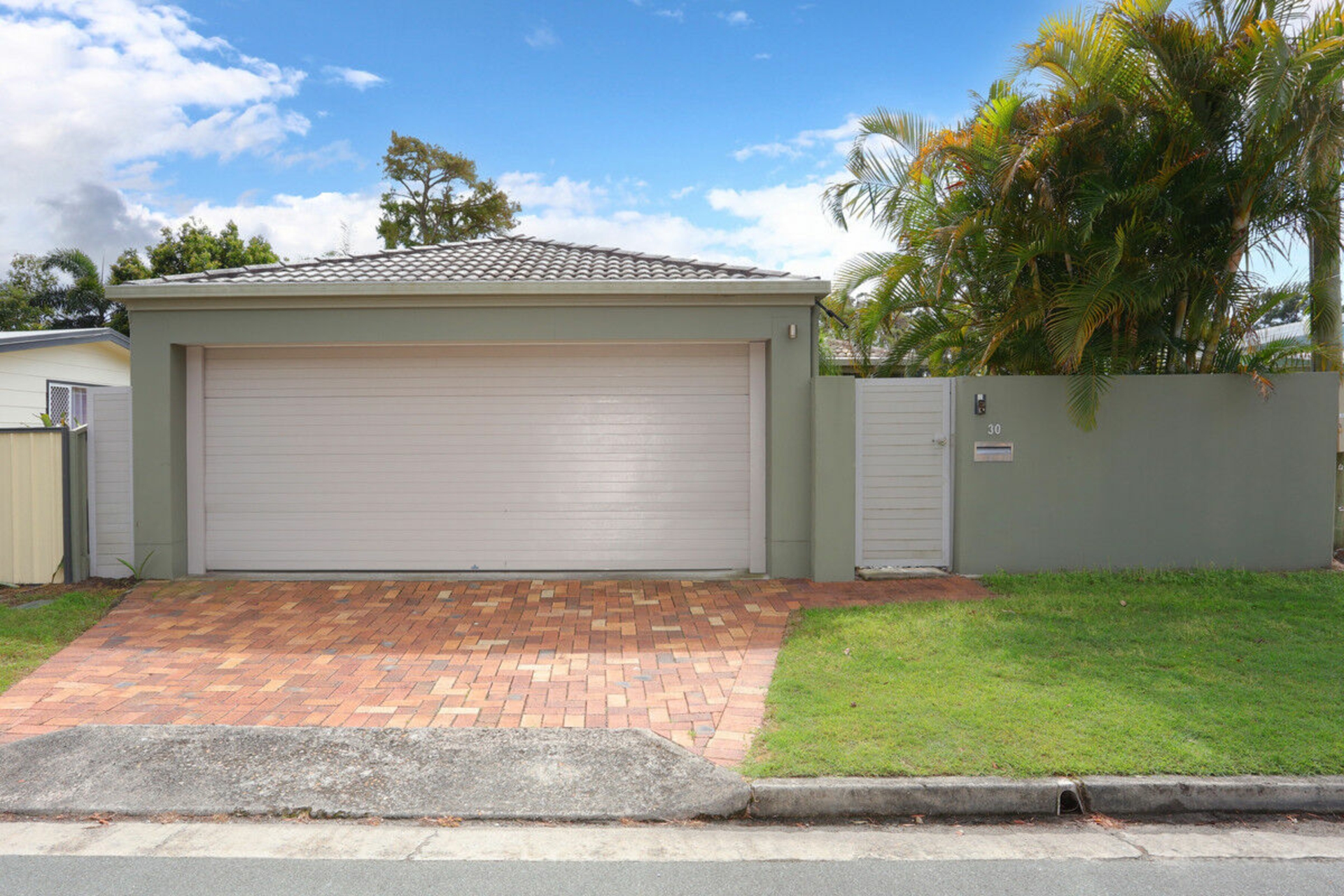 30 Nalkari Street Coombabah QLD