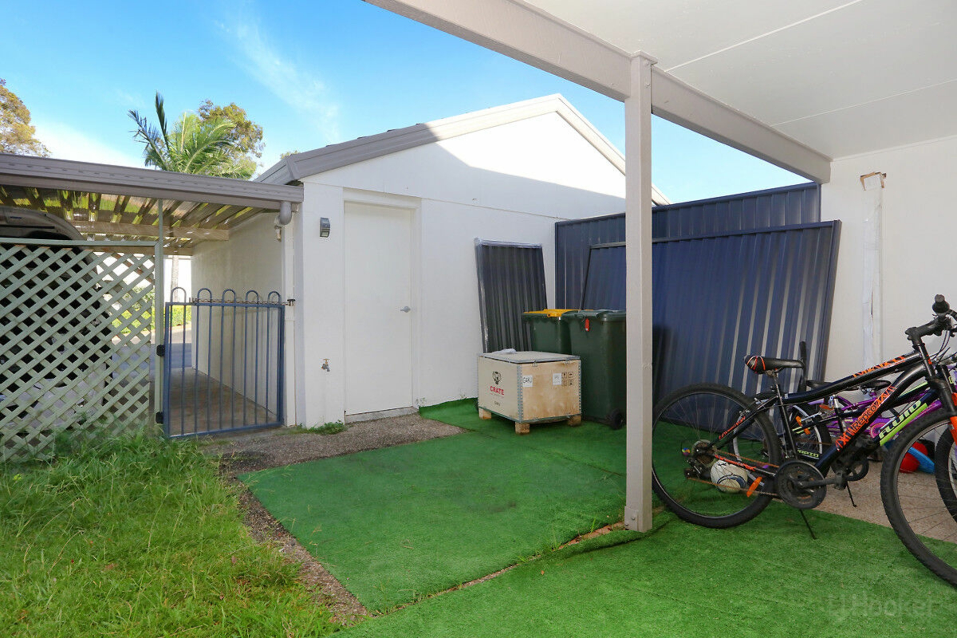 35/469 Pine Ridge Road — photo 14 of 17