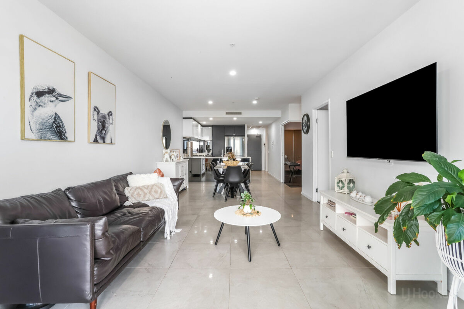 5702/5 Harbour Side Court — photo 5 of 15