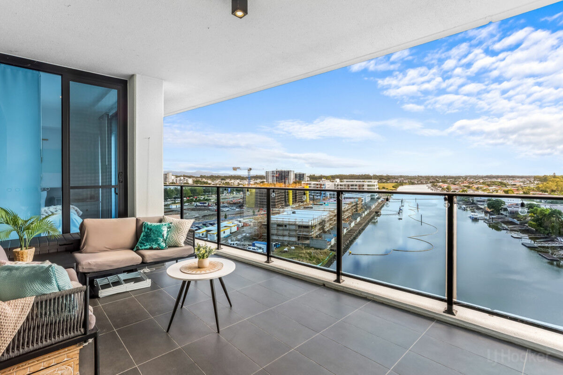 5702/5 Harbour Side Court — photo 13 of 15