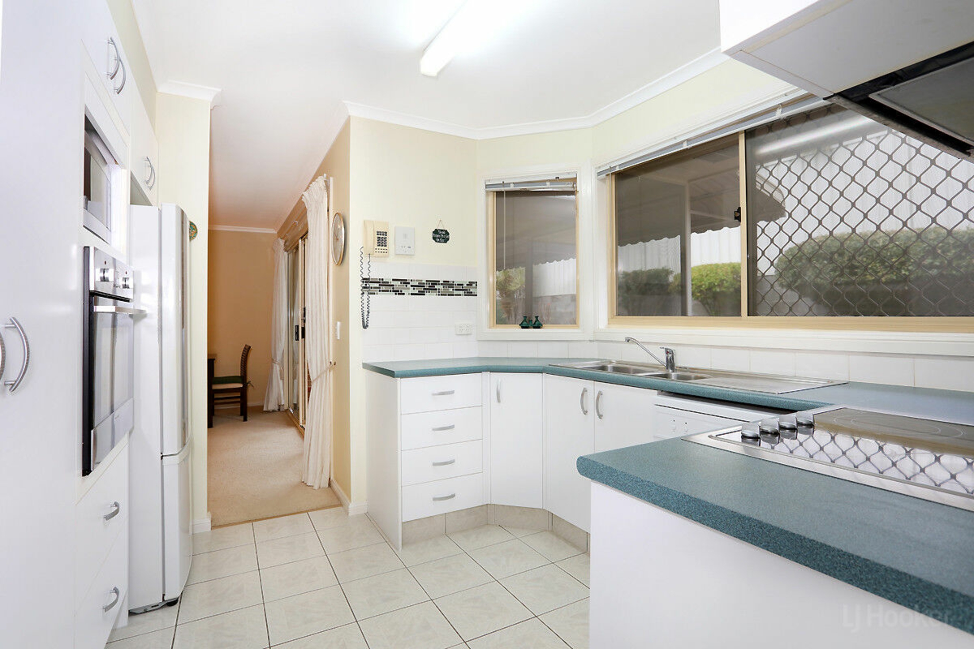5/414 Pine Ridge Road — photo 4 of 30