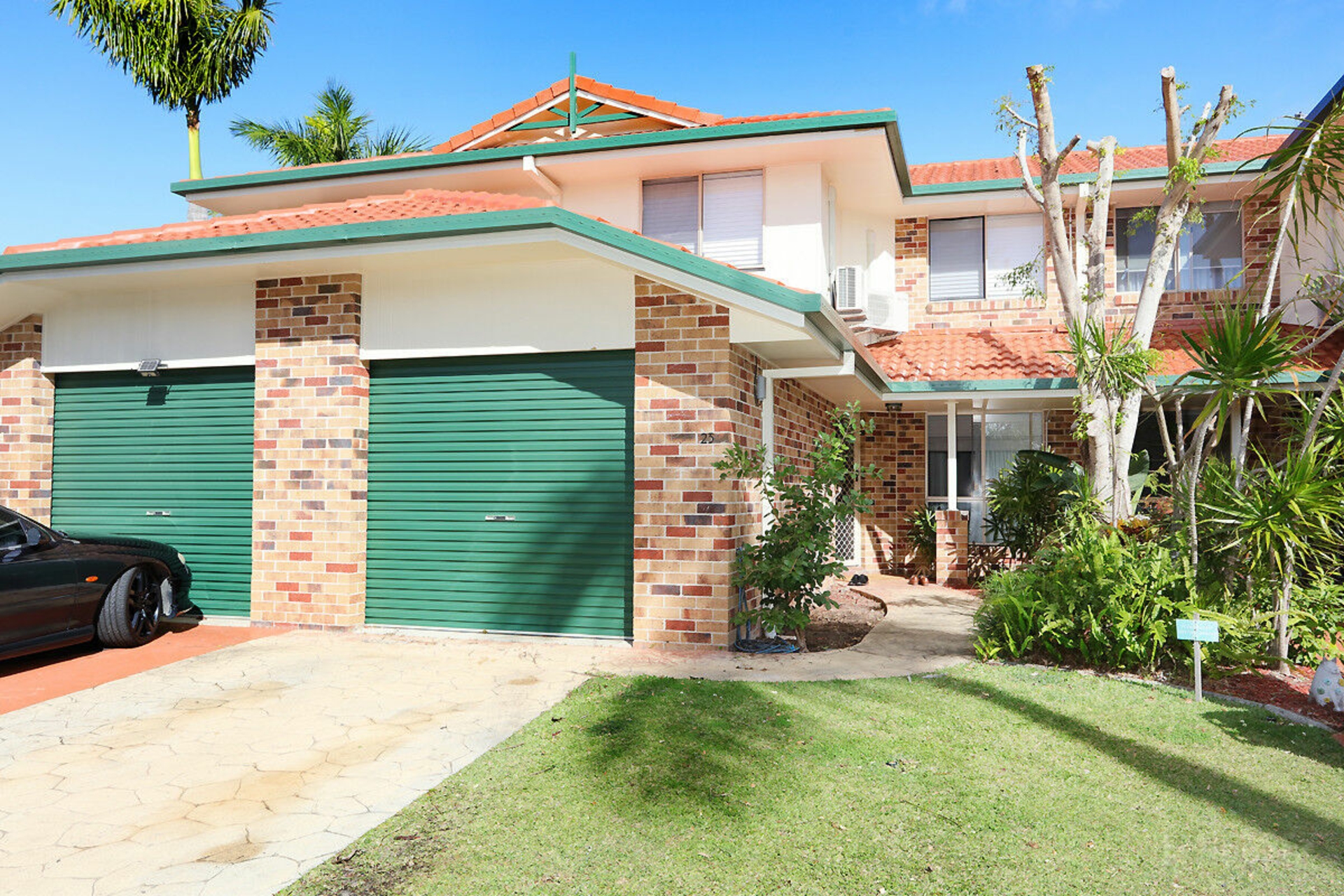 23/272 Oxley Drive — photo 4 of 21