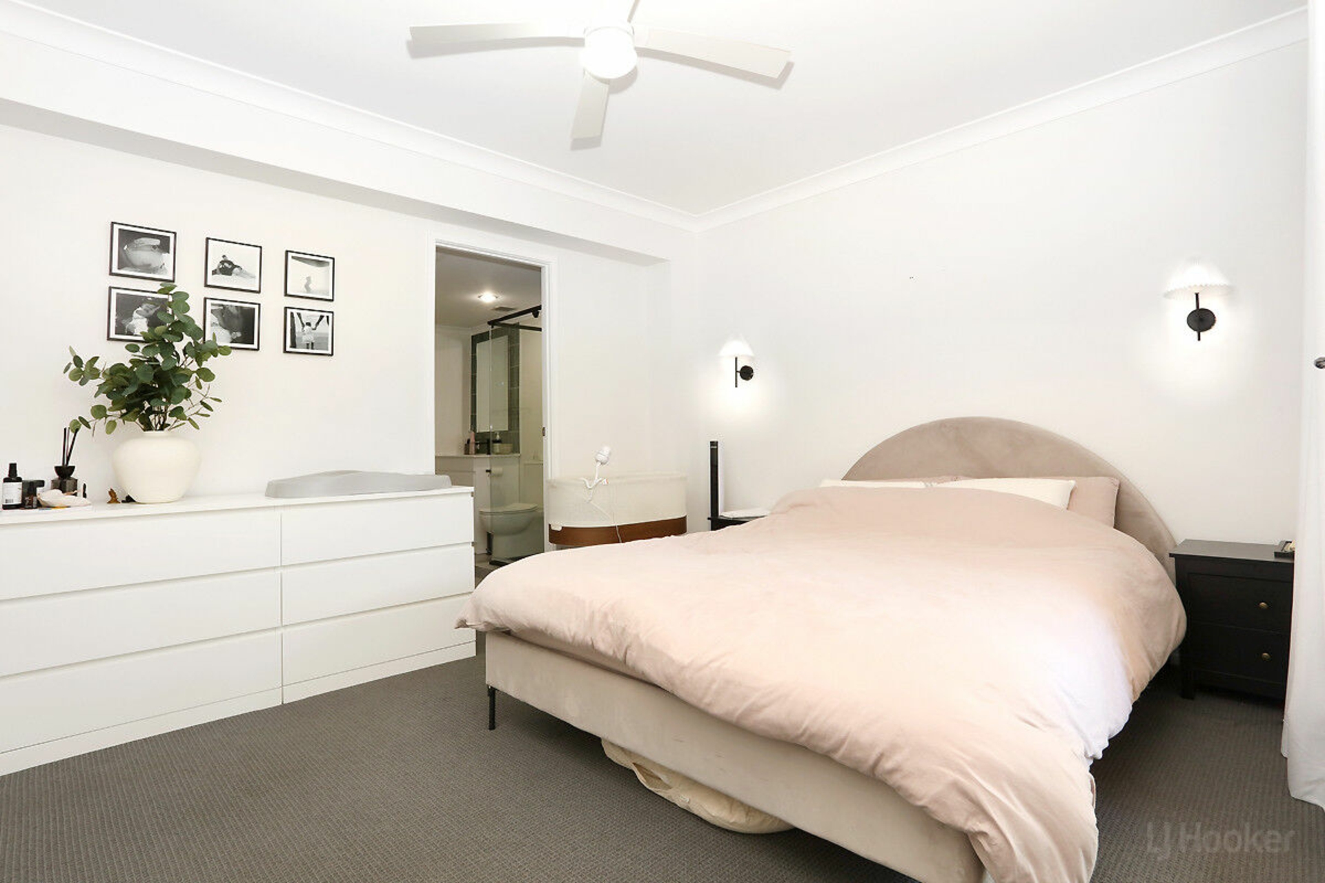 23/272 Oxley Drive — photo 5 of 21