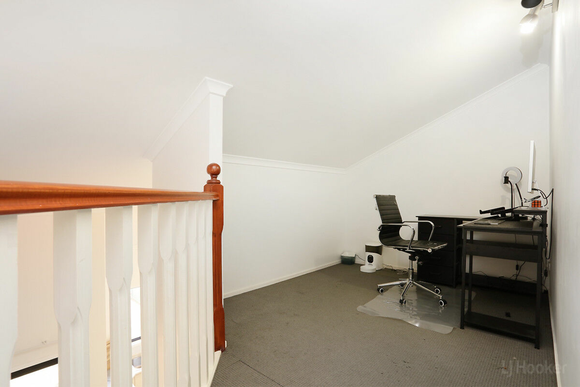 23/272 Oxley Drive — photo 7 of 21