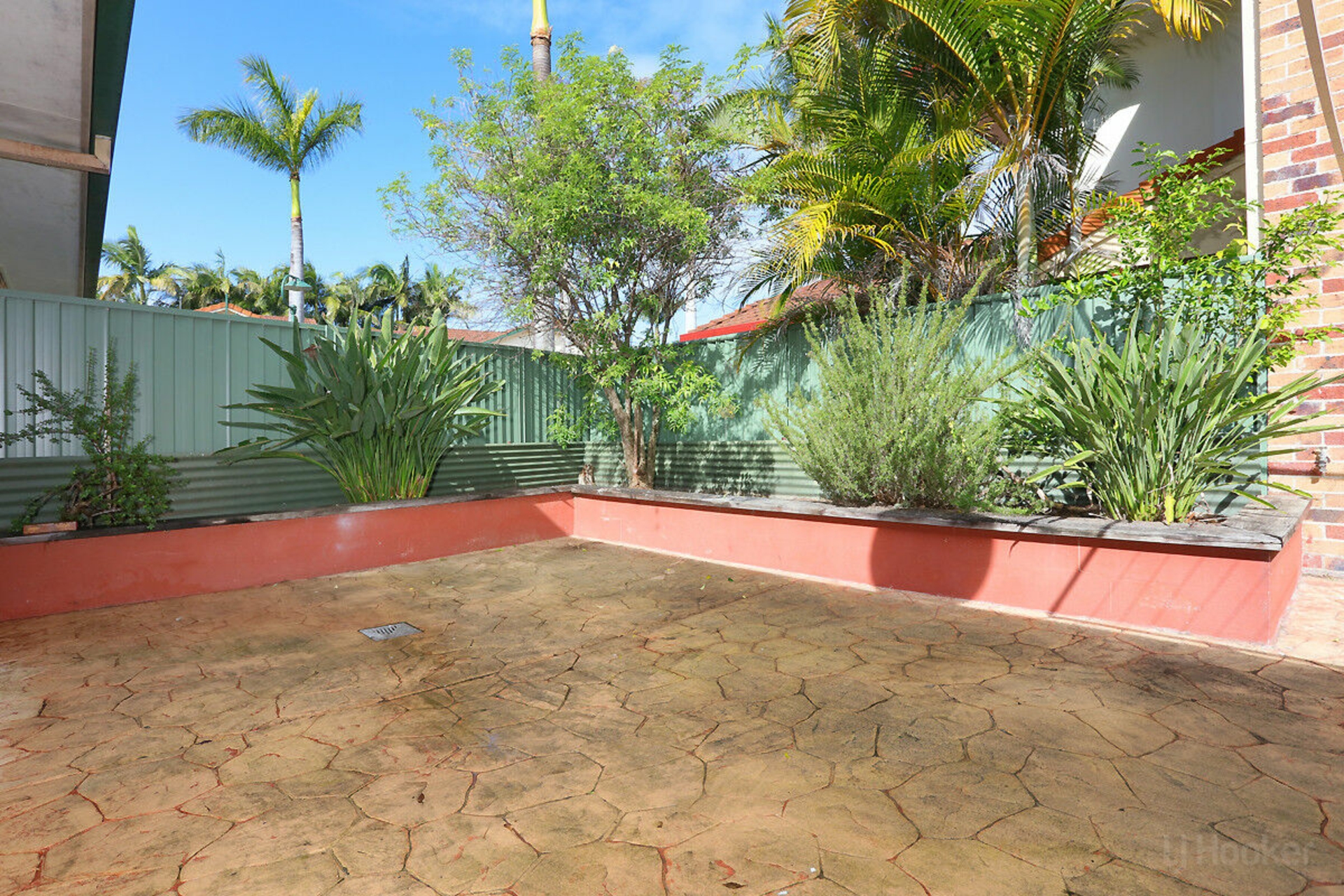 23/272 Oxley Drive — photo 17 of 21