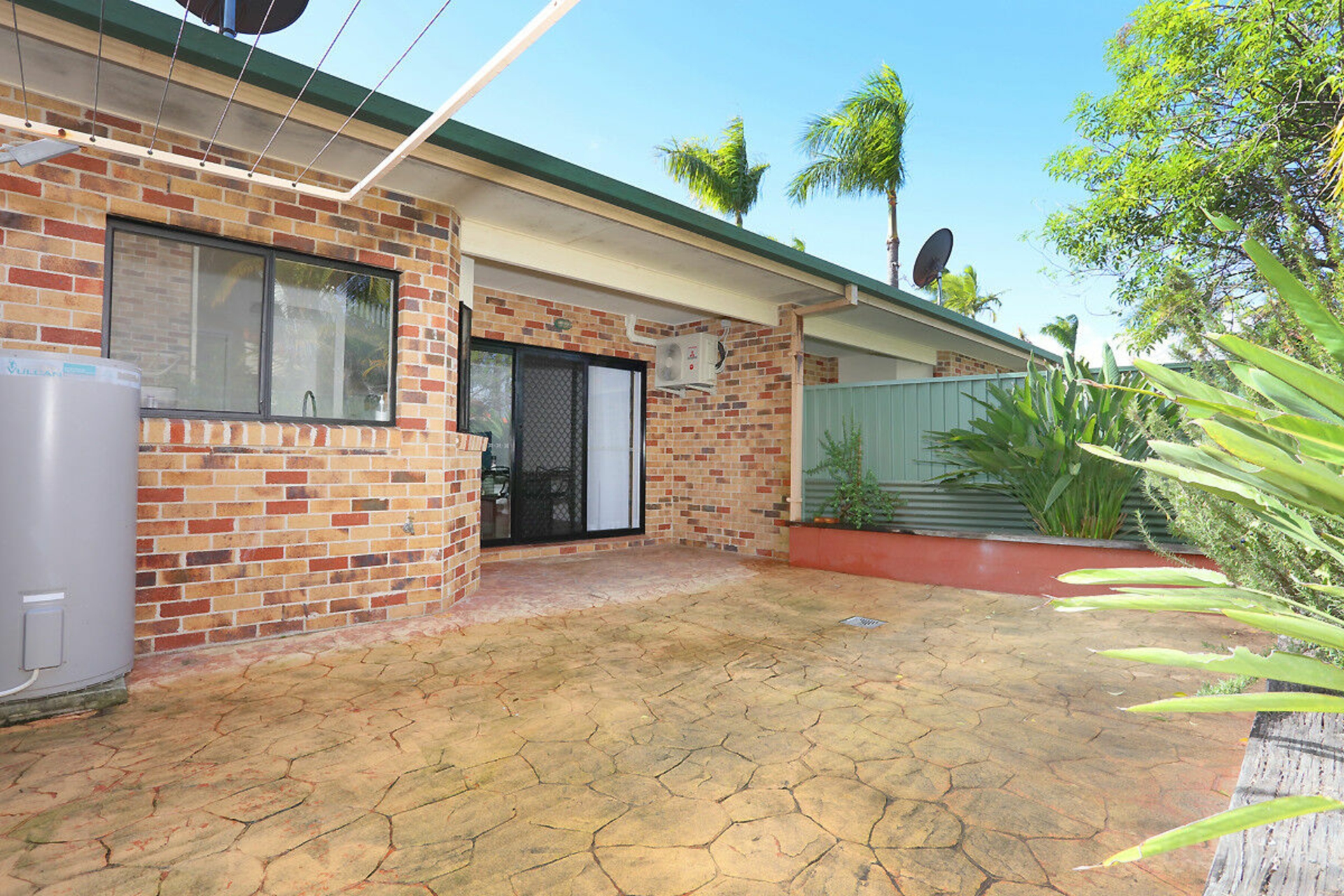 23/272 Oxley Drive — photo 18 of 21
