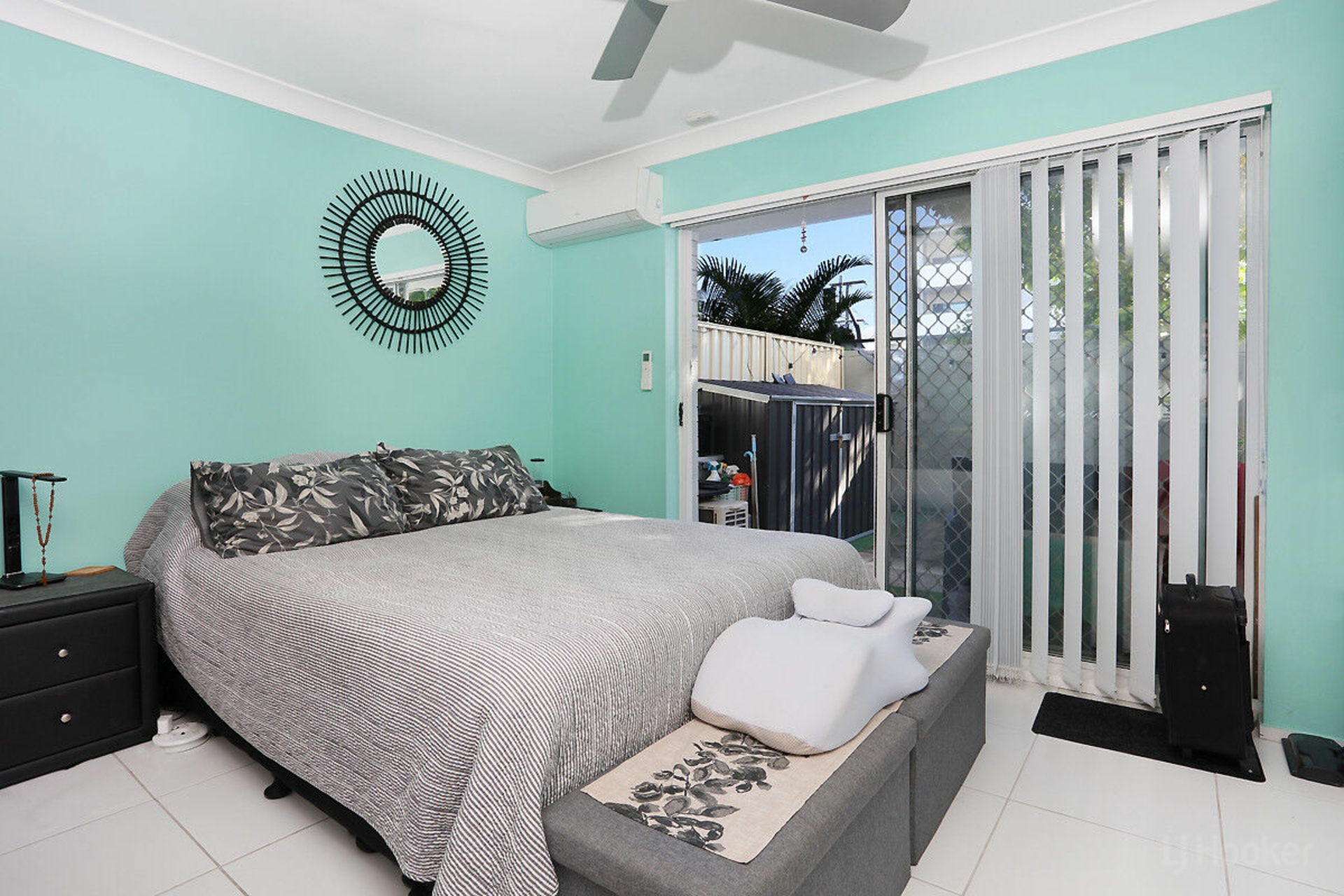 8/125 Frank Street — photo from LJ Hooker Paradise Point