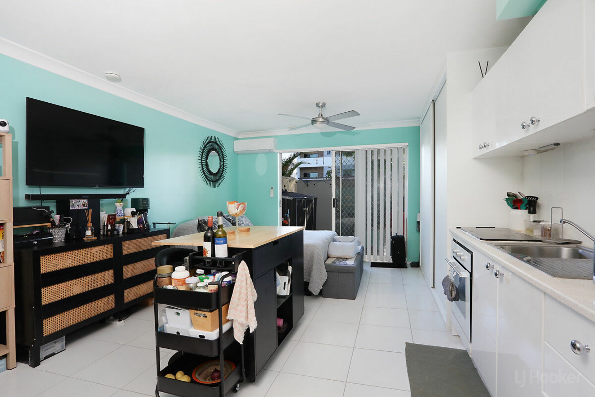 8/125 Frank Street — photo 4 of 21