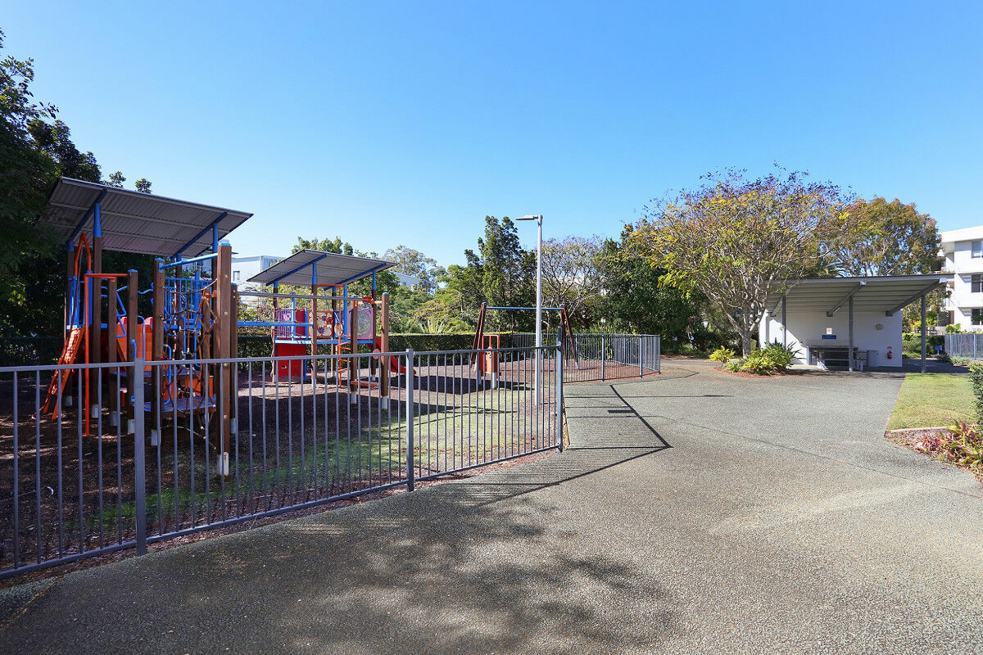 321/66 Sickle Avenue — photo 16 of 30