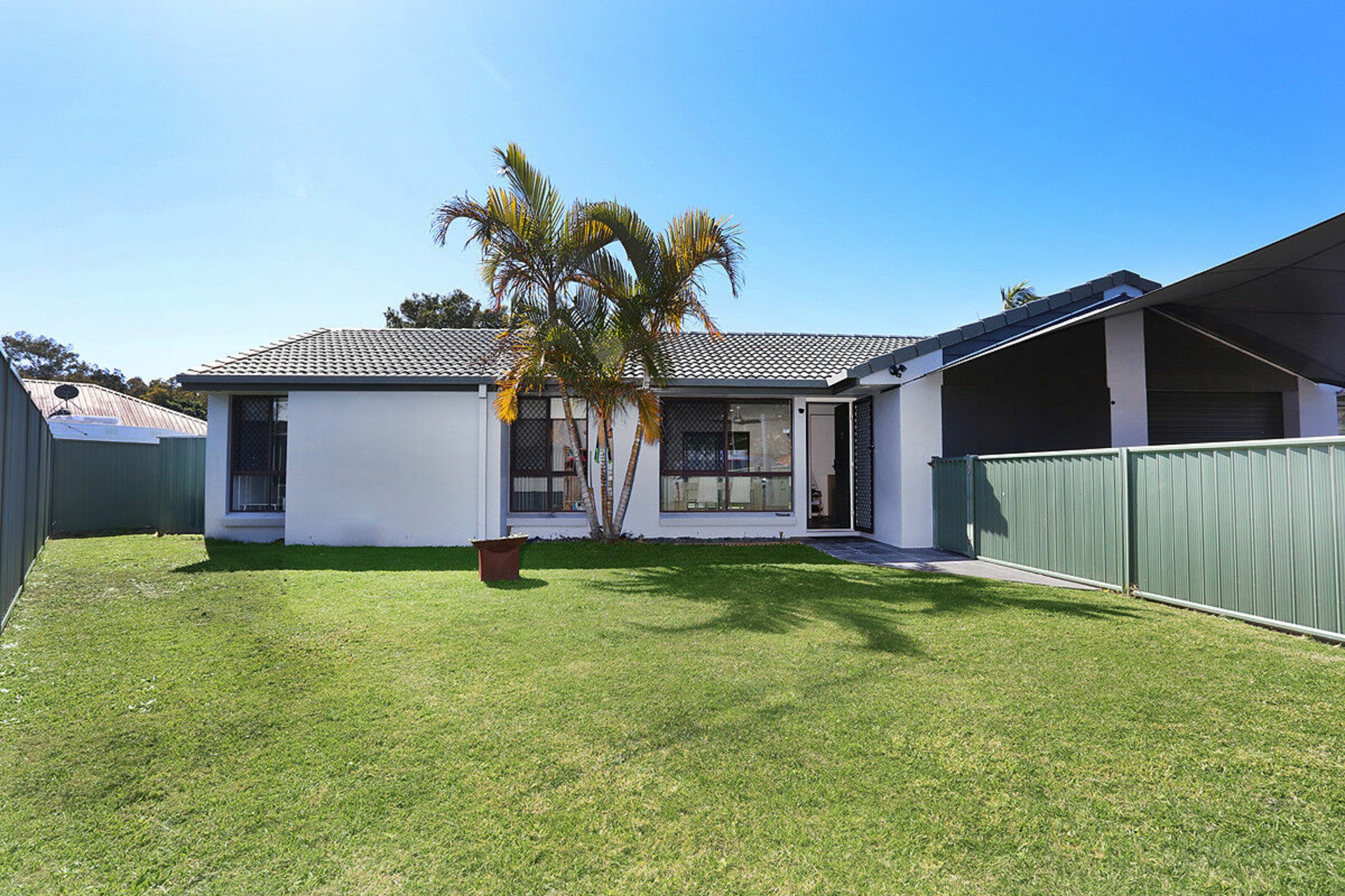 2/102 Kangaroo Avenue — photo 2 of 25