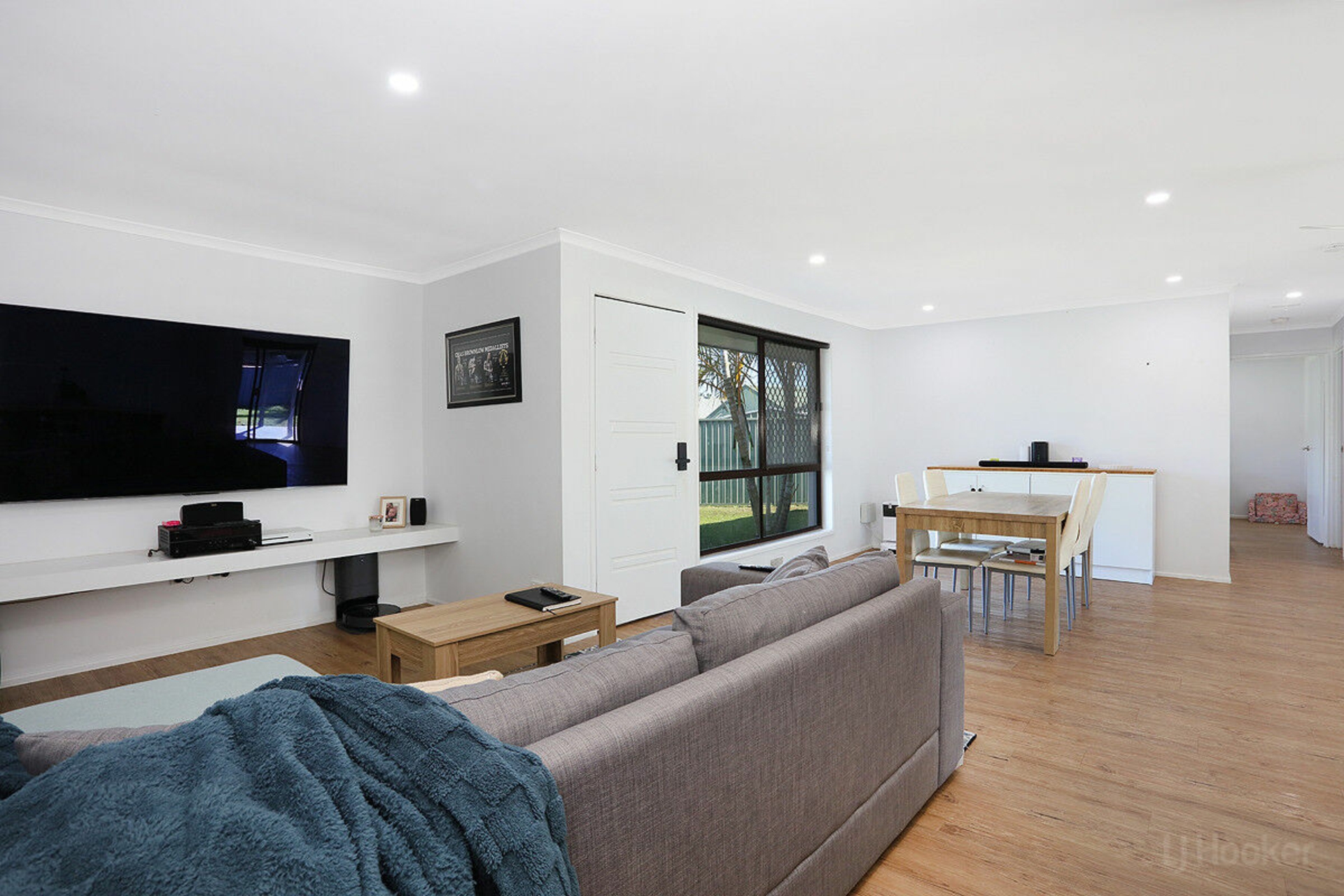 2/102 Kangaroo Avenue — photo 3 of 25