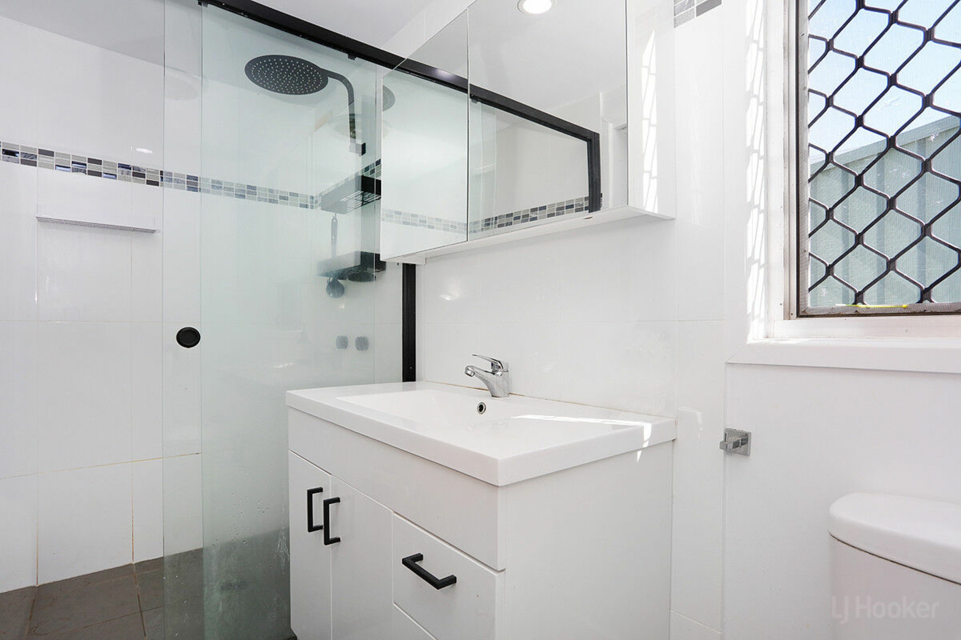 2/102 Kangaroo Avenue — photo 6 of 25