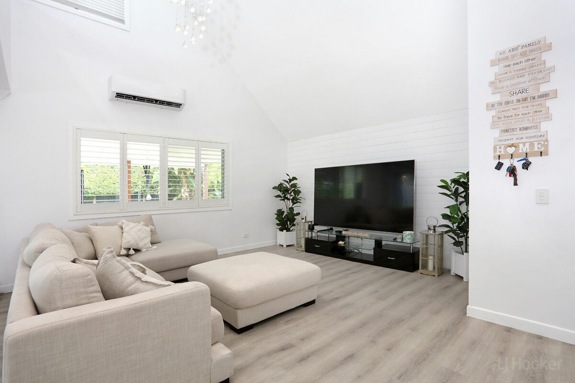 4 Clematis Avenue — photo from LJ Hooker Paradise Point