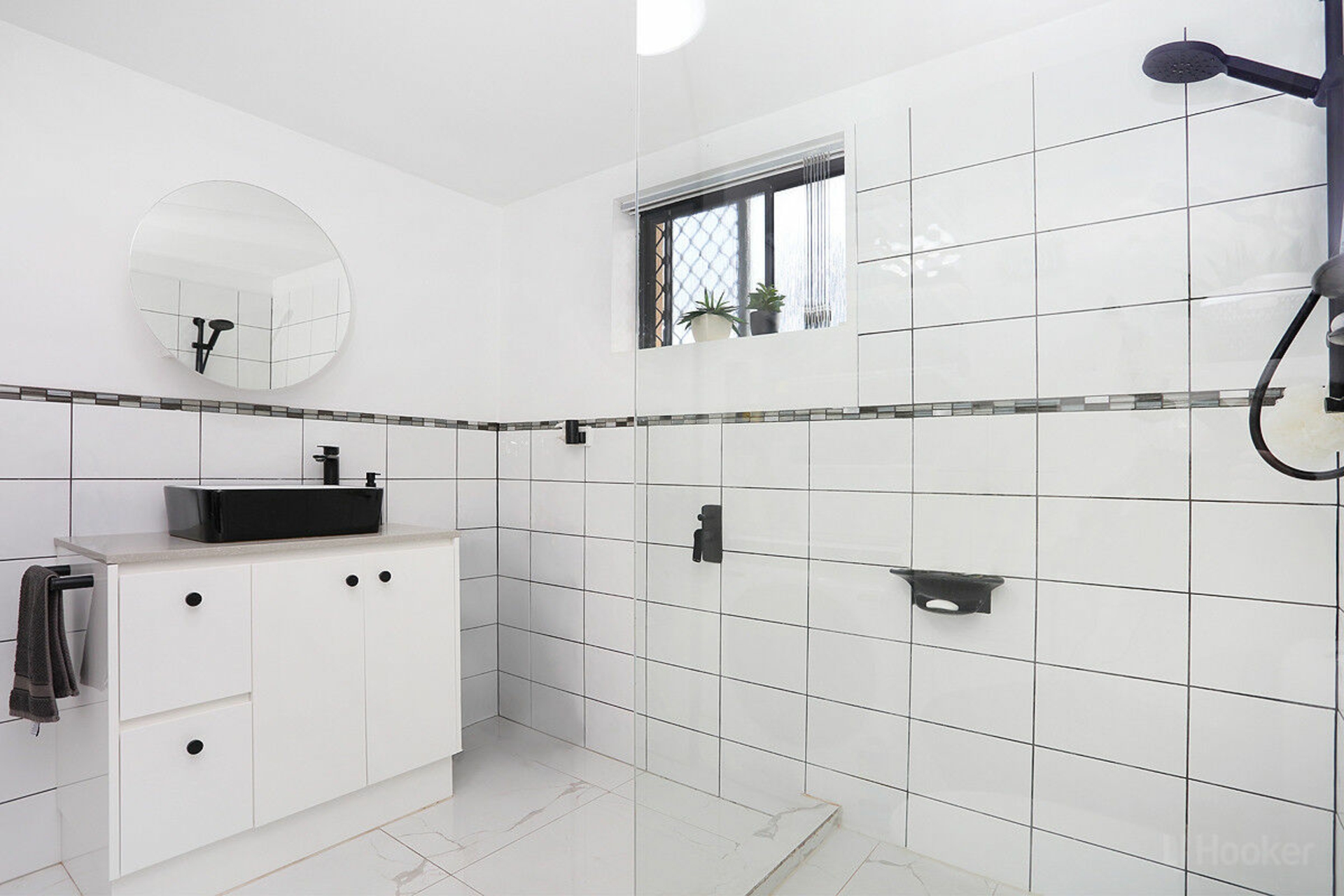 9/10-12 Bath Street — photo 12 of 25