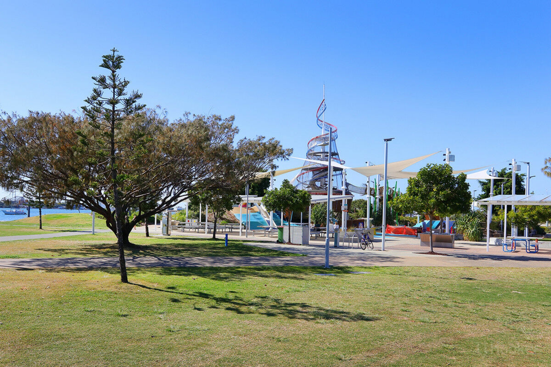 114/132 Marine Parade — photo 10 of 26