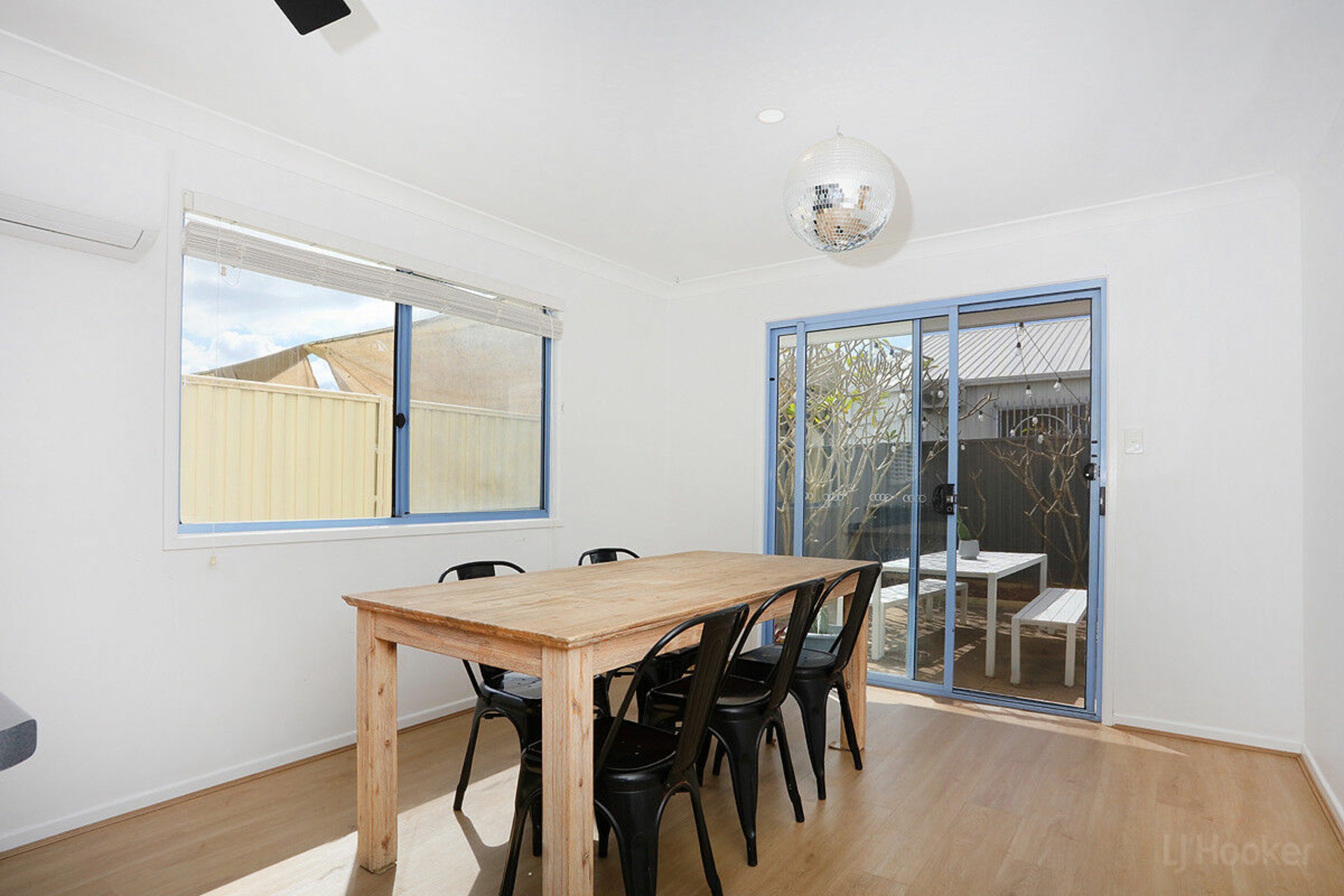 2/5 Nevenia Street — photo from LJ Hooker Paradise Point