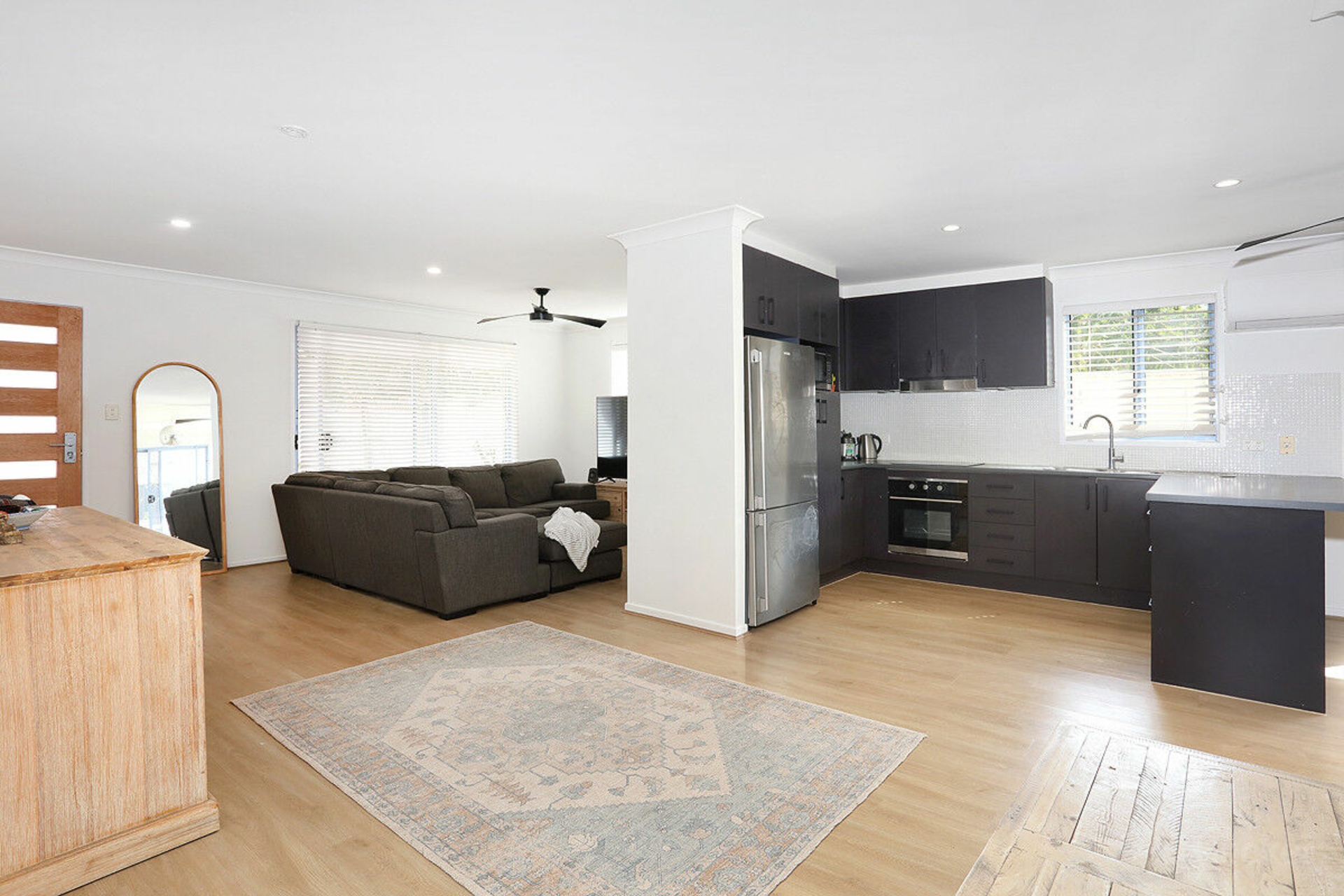 2/5 Nevenia Street — photo 4 of 21