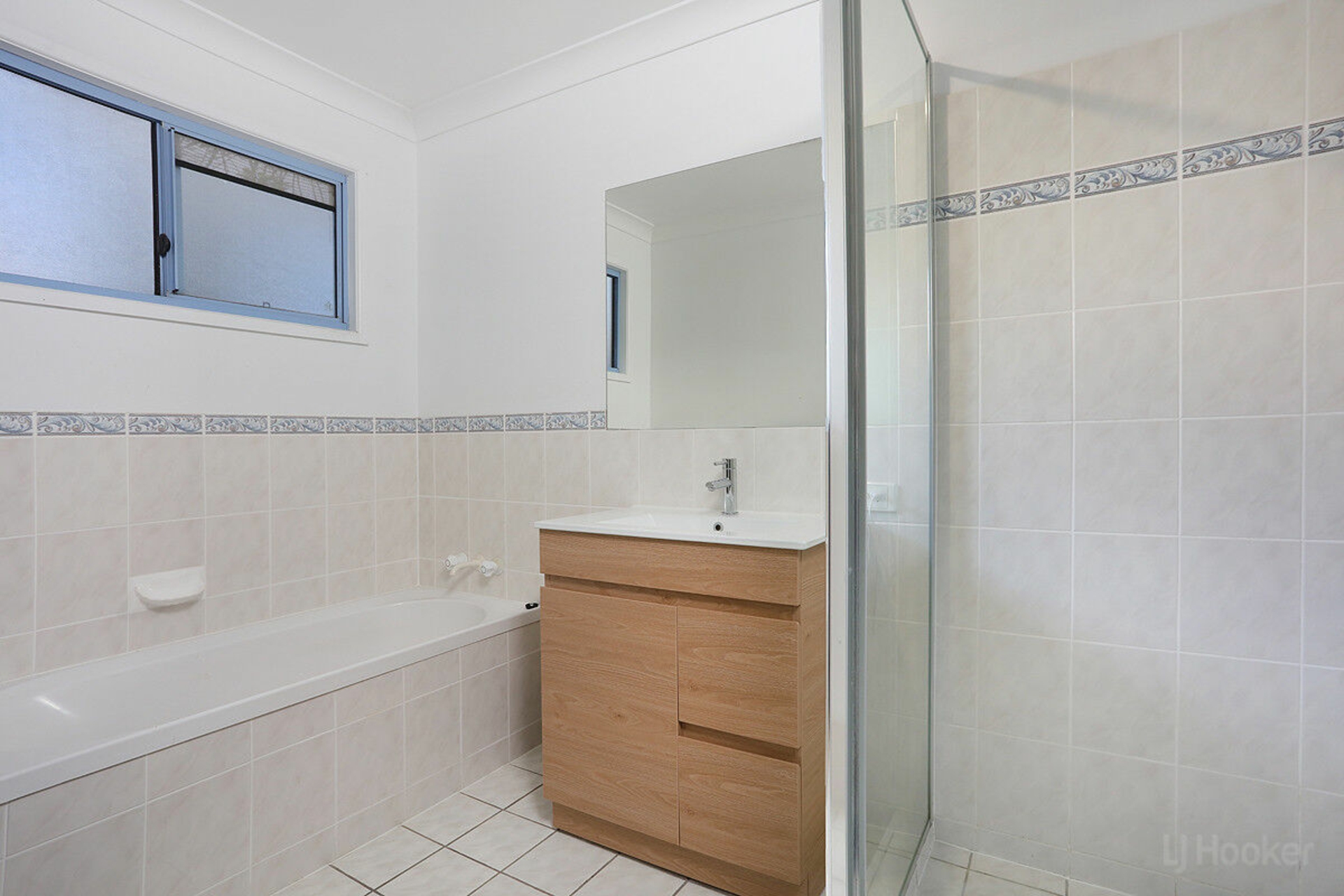 2/5 Nevenia Street — photo 9 of 21