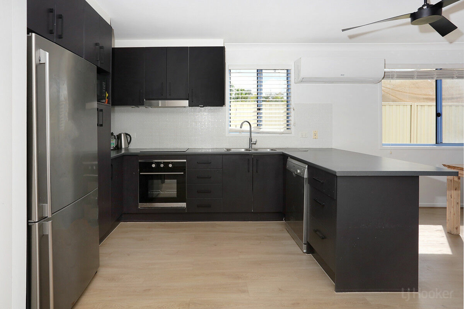 2/5 Nevenia Street — photo 14 of 21