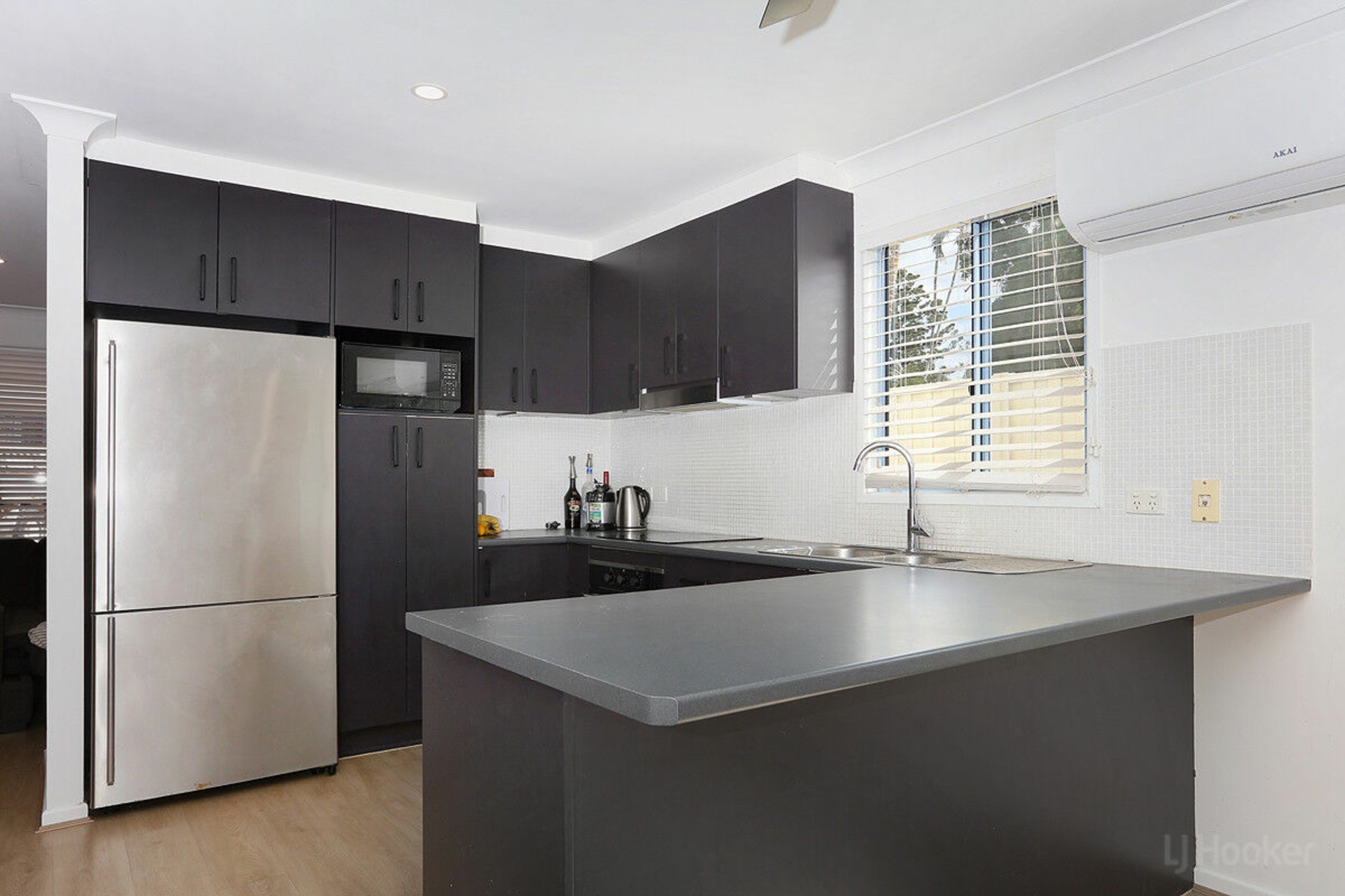 2/5 Nevenia Street — photo 16 of 21
