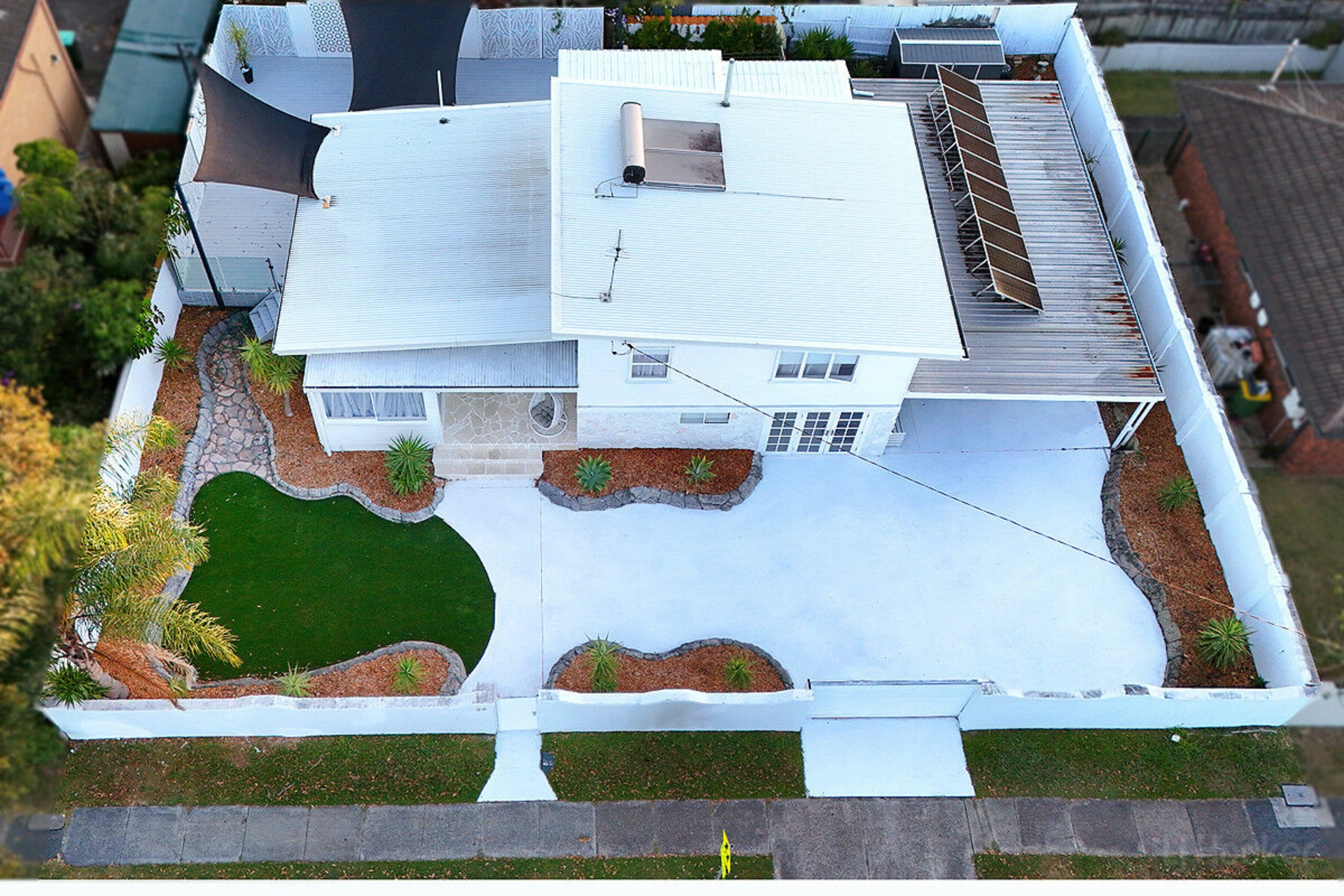 24 Hollywell Road — photo 3 of 30