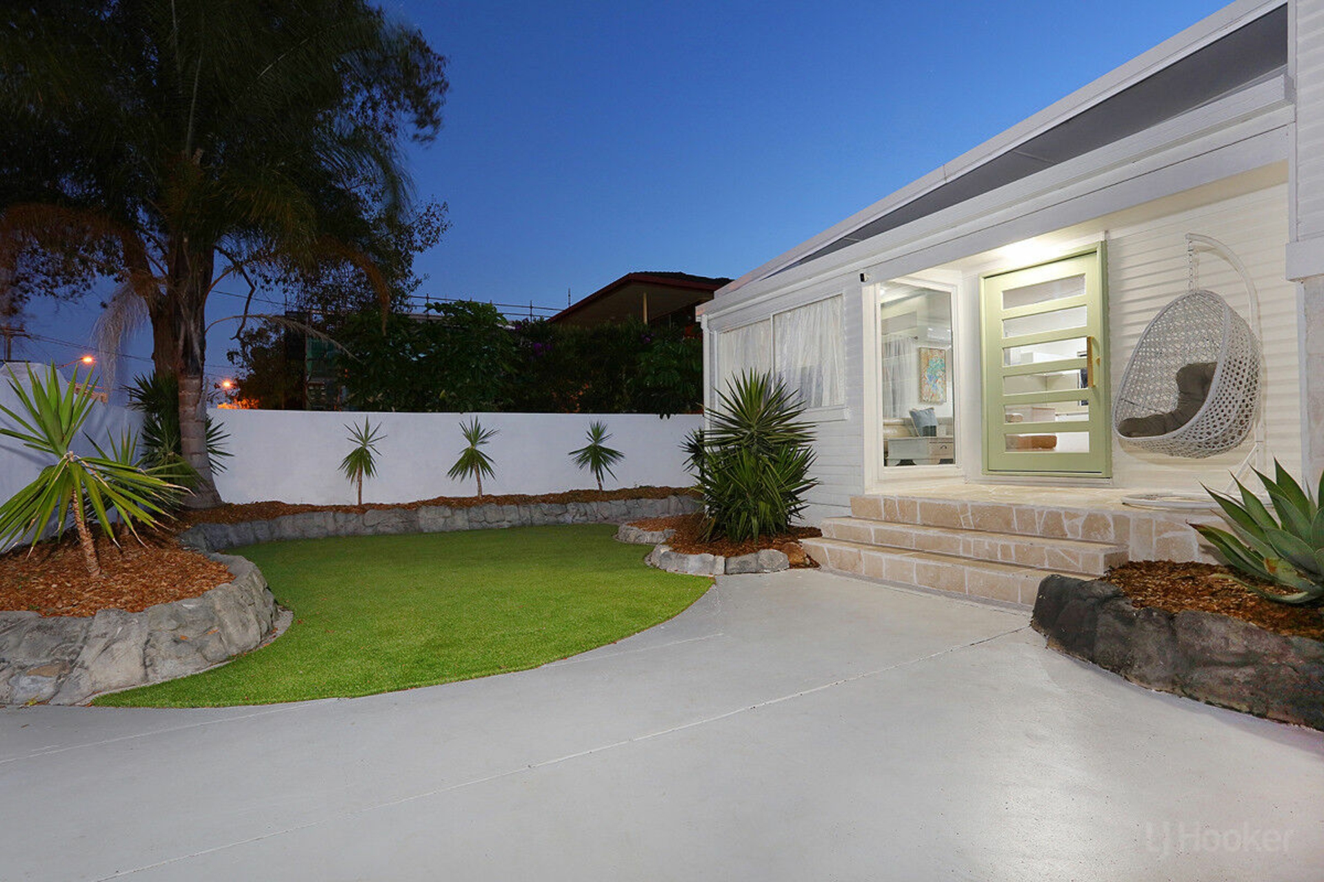 24 Hollywell Road — photo 7 of 30