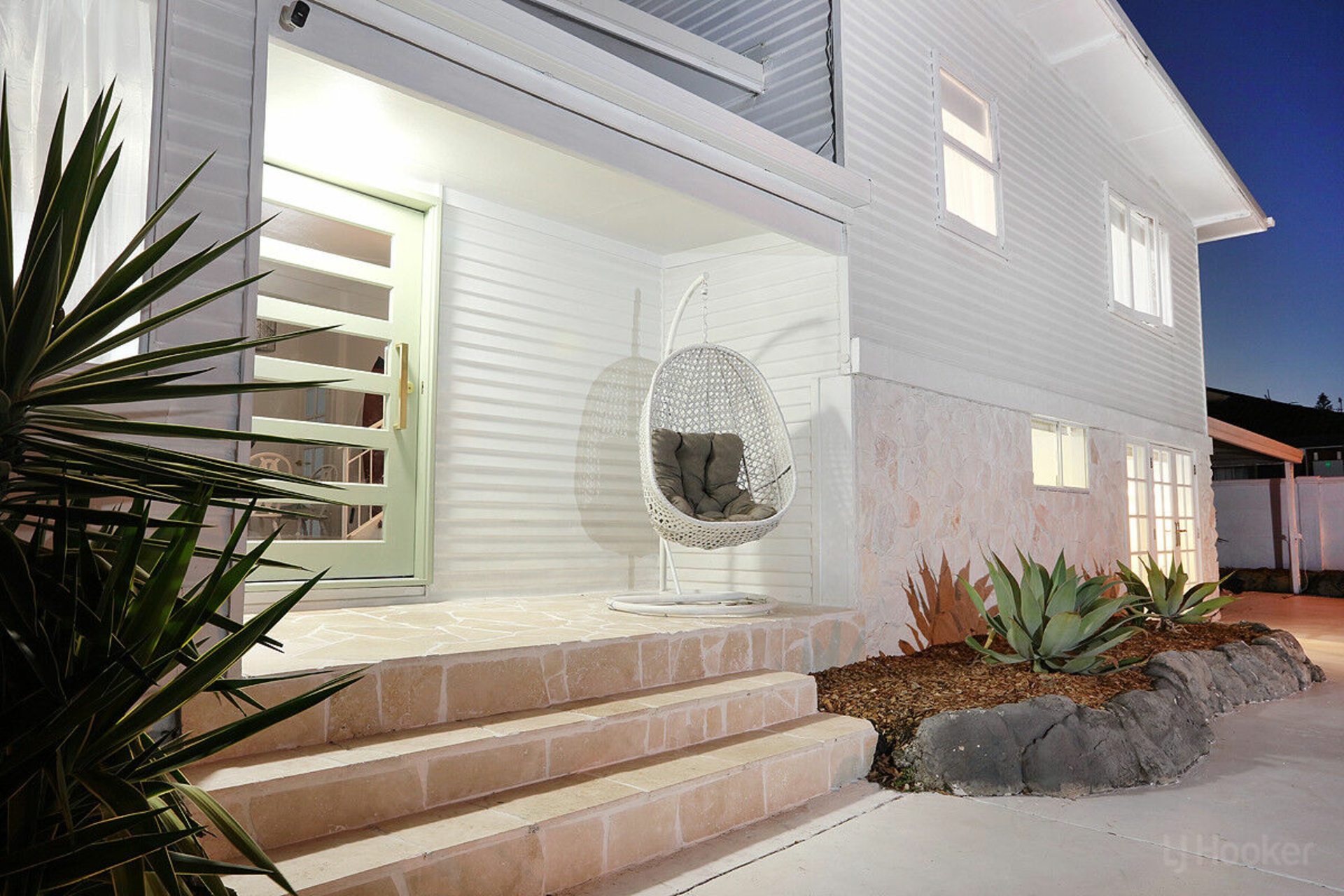 24 Hollywell Road — photo 8 of 30