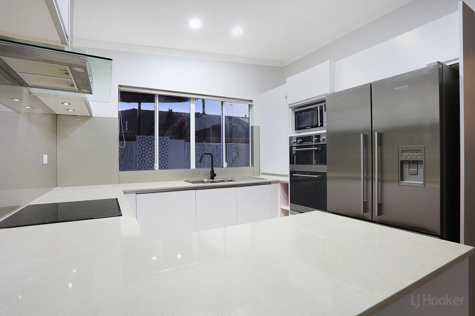 24 Hollywell Road — photo 13 of 30