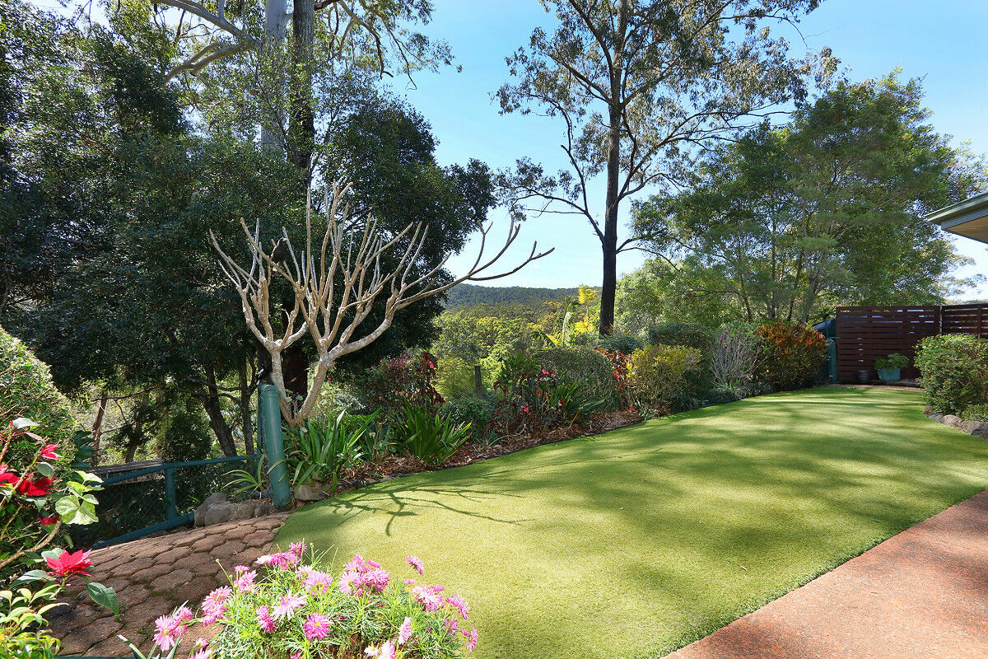 5-7 Eden Park Court — photo 26 of 30
