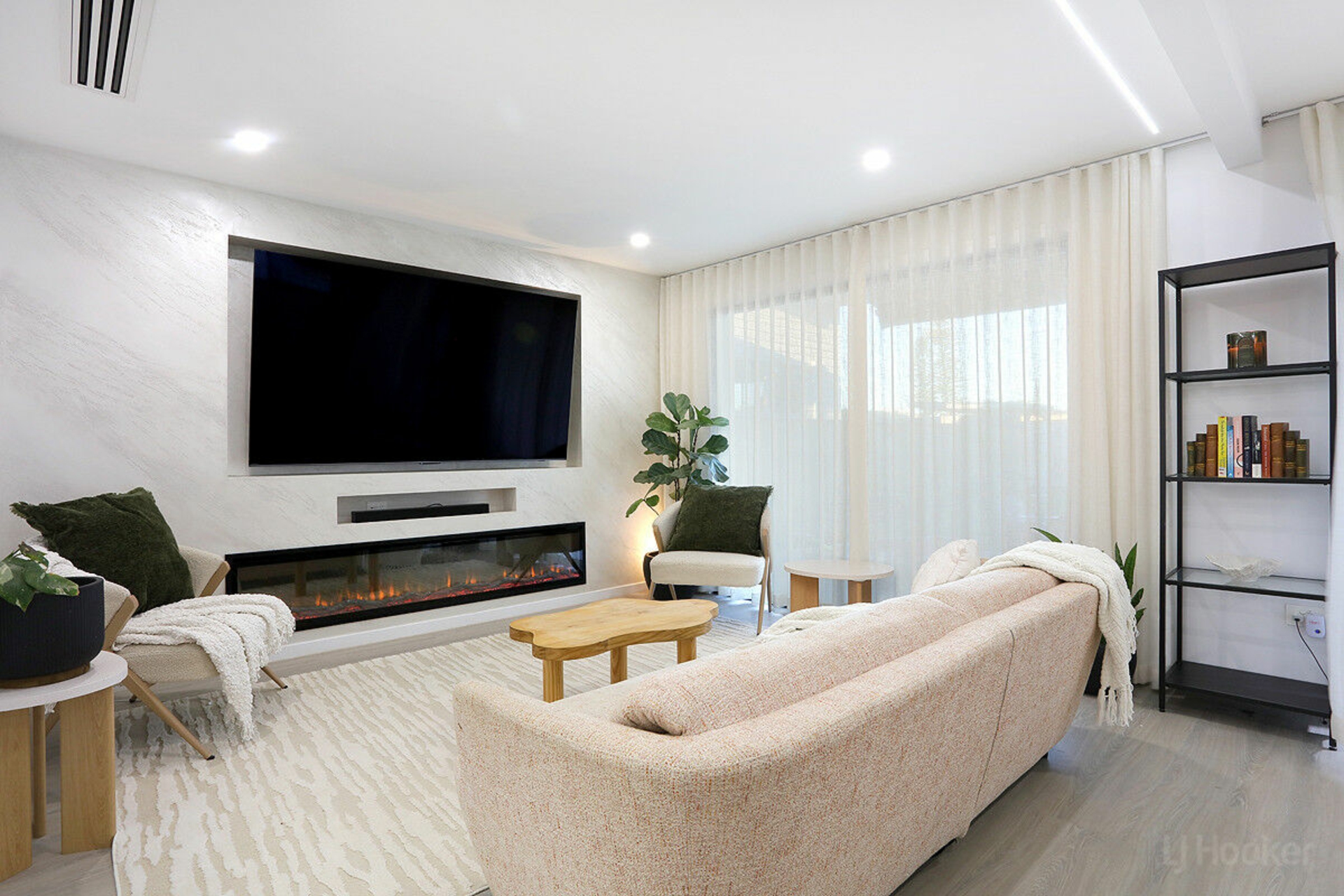 35 Deagon Drive — photo 12 of 30