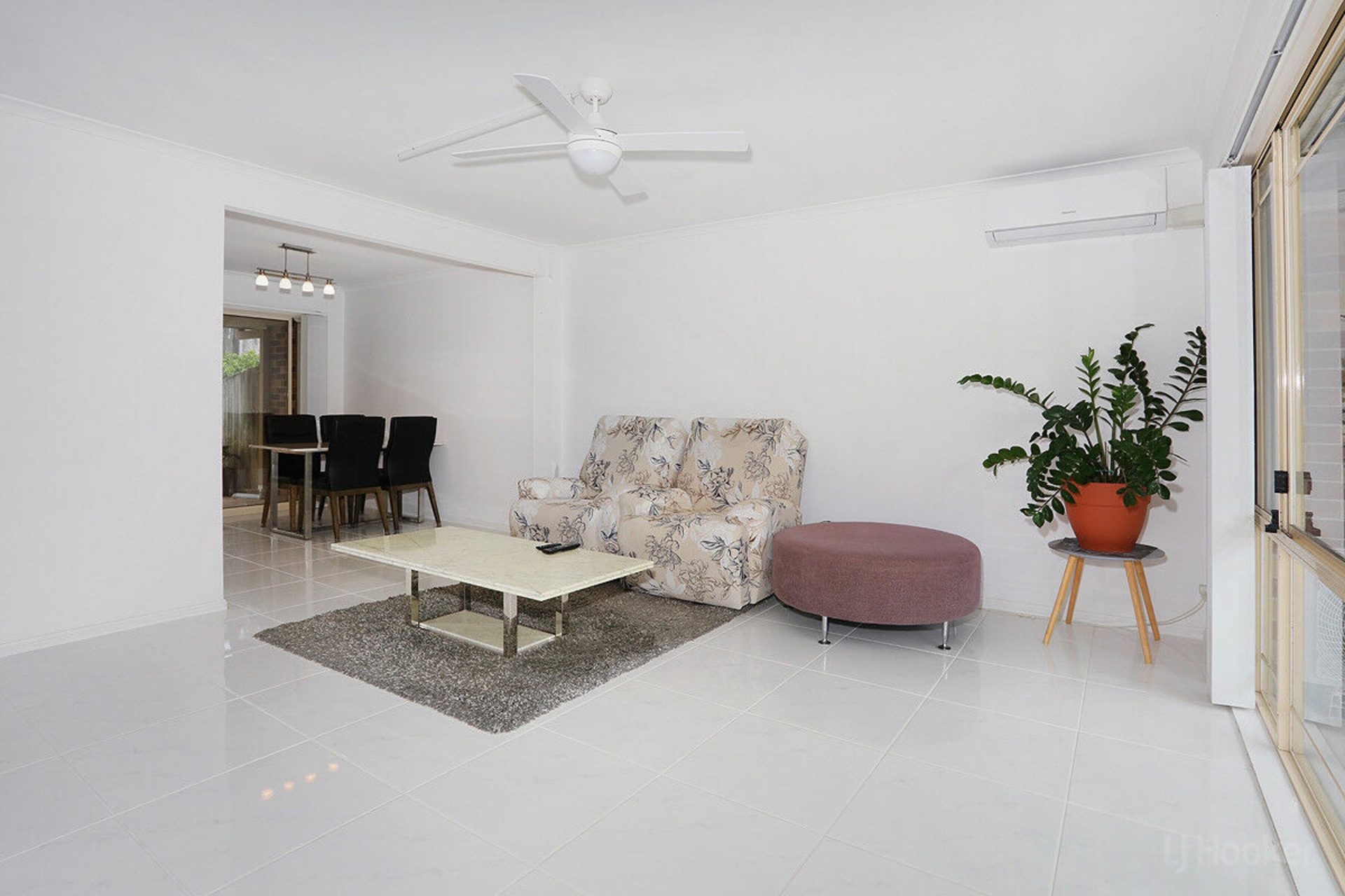 22/402 Pine Ridge Road — photo 5 of 27