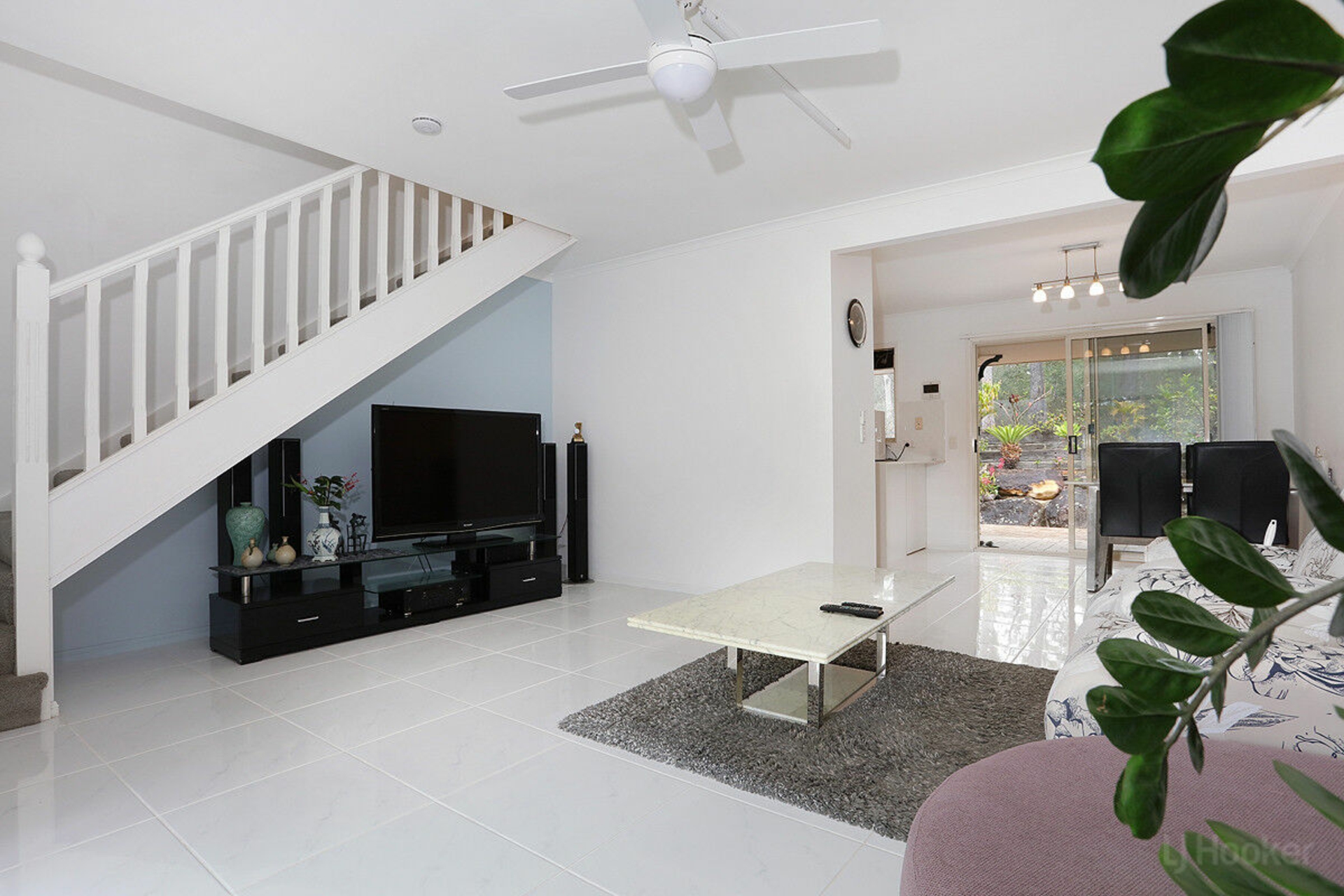 22/402 Pine Ridge Road — photo 8 of 27