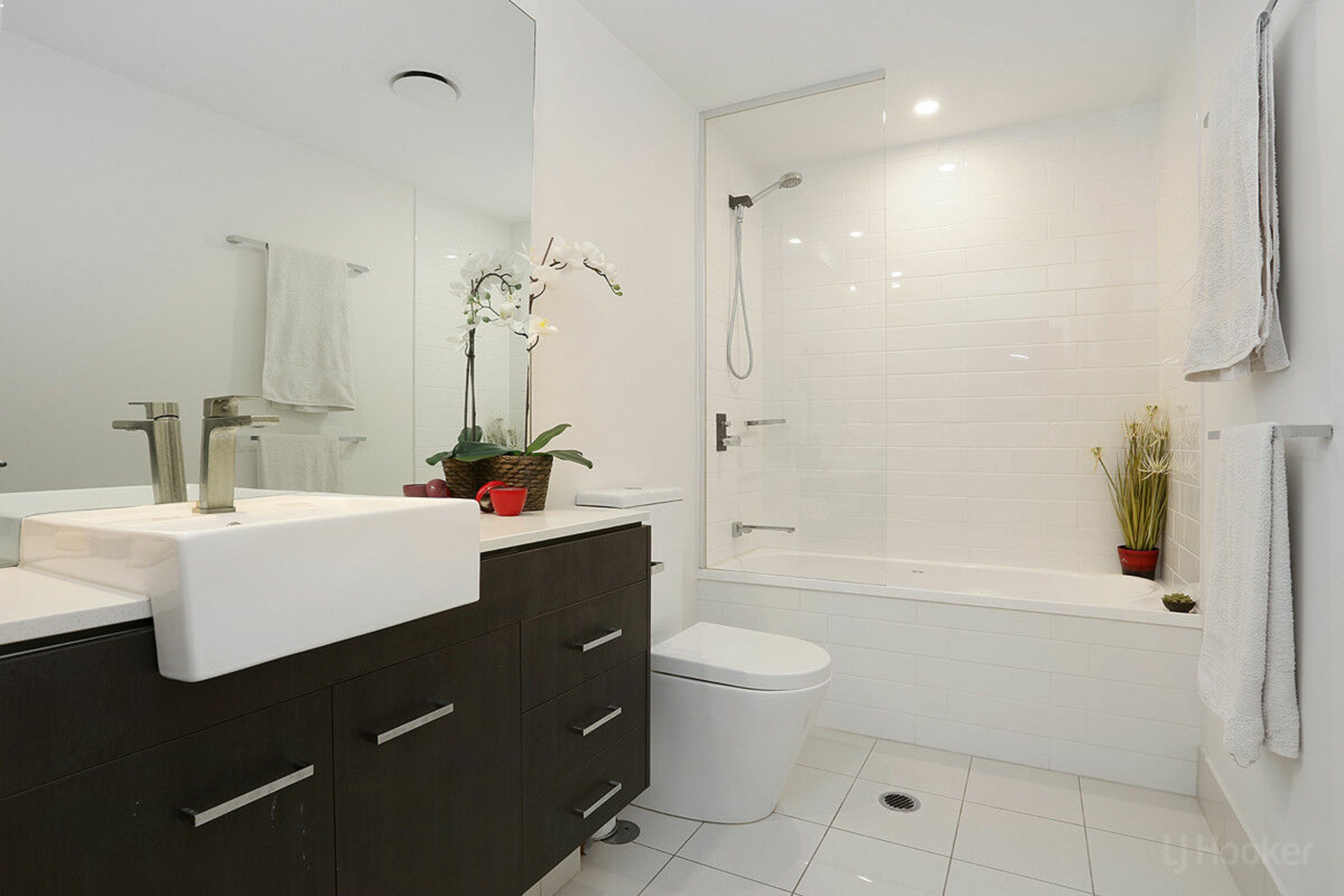 3304/25 East Quay Drive — photo 16 of 30