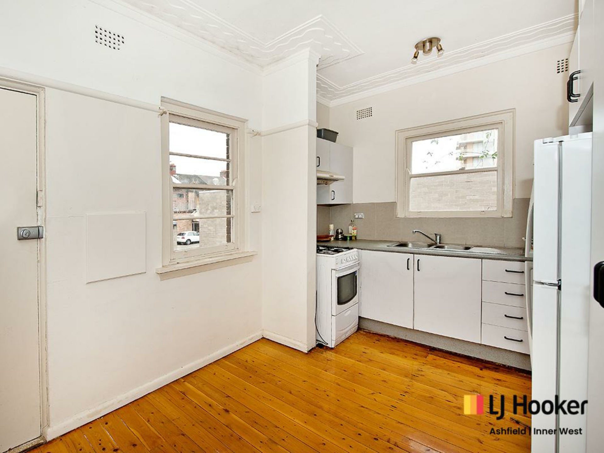 4/5 The Esplanade, ASHFIELD