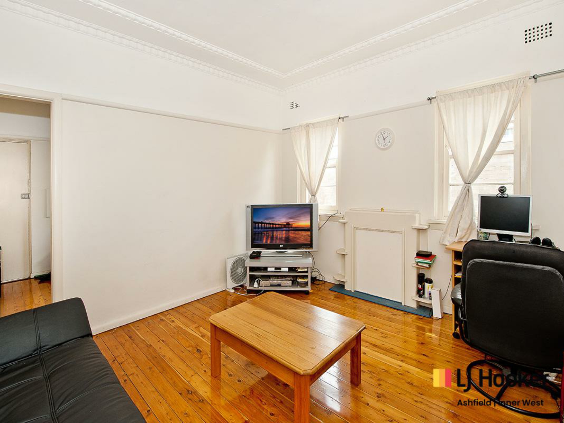 4/5 The Esplanade, ASHFIELD