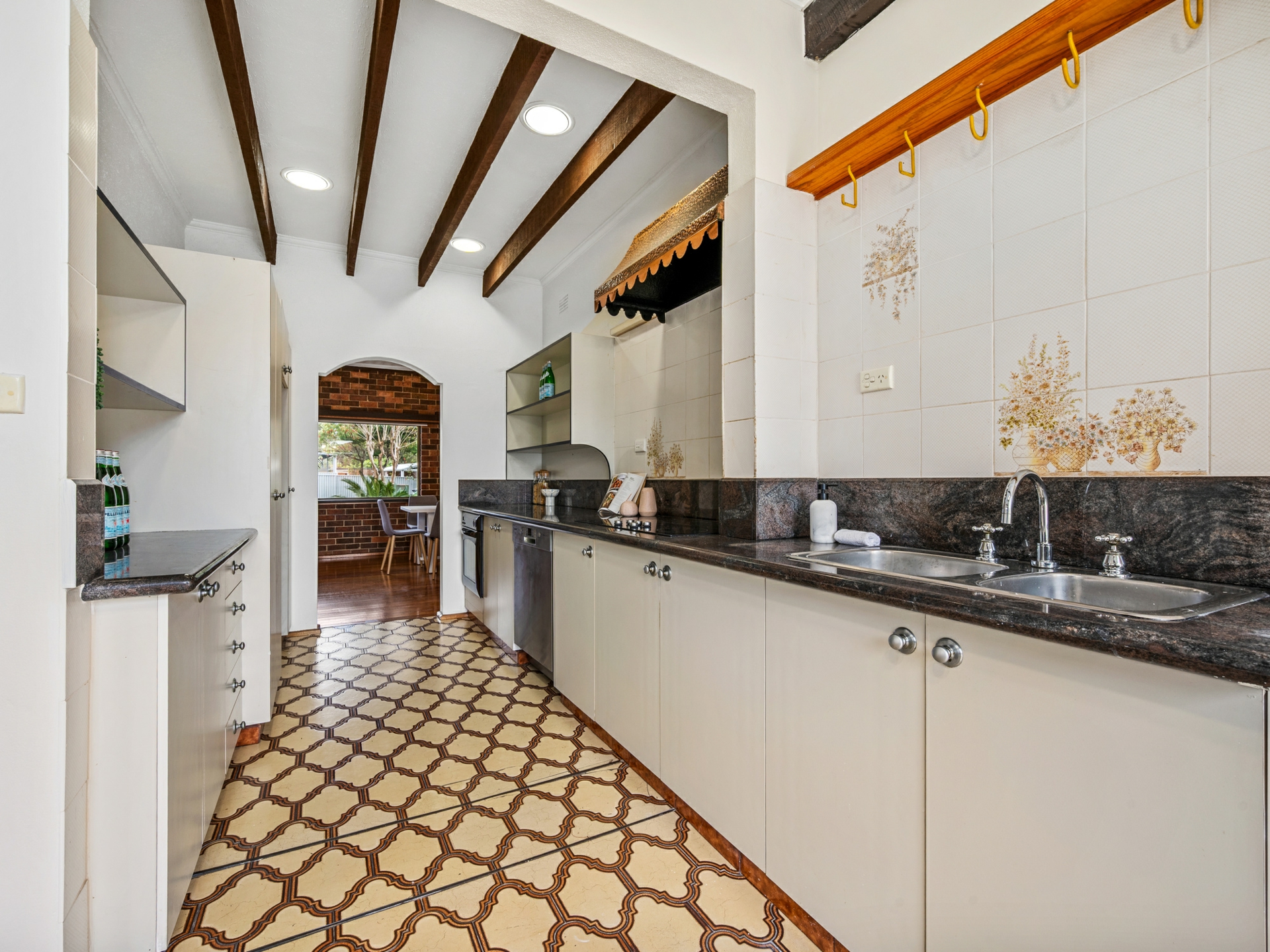 4 Thompson Street — photo 5 of 24