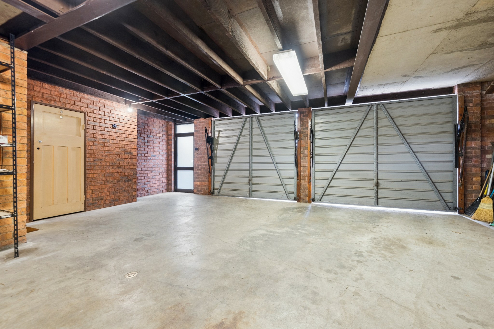 4 Thompson Street — photo 20 of 24