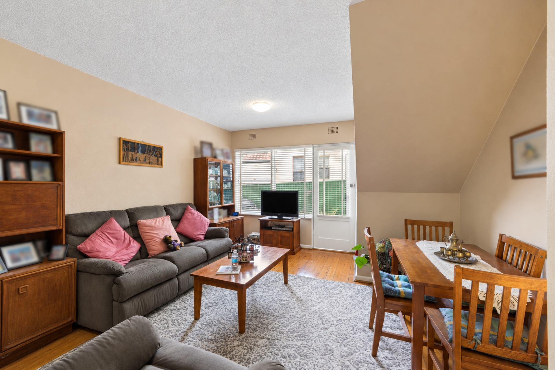 1/114 Frederick Street — photo 2 of 10