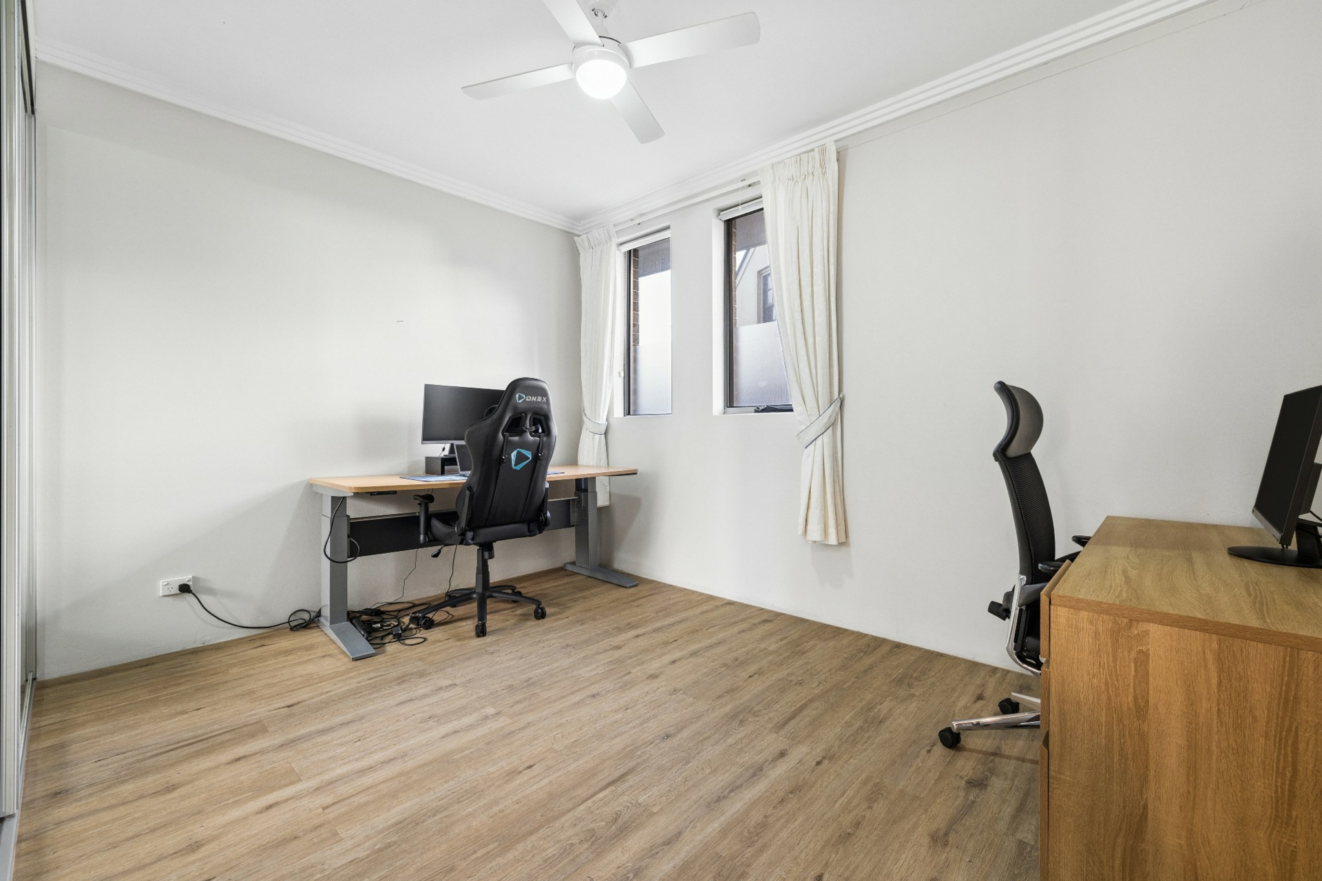 15/1-11 Canterbury Road — photo 8 of 13