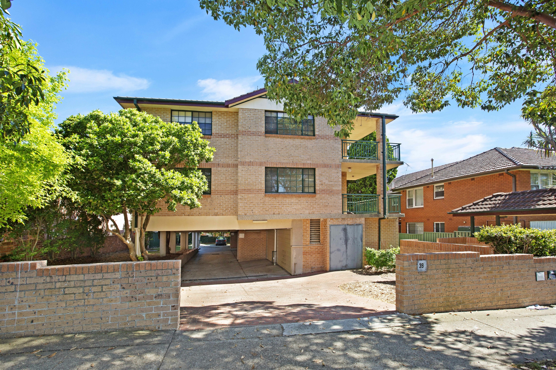 2/39 York Street — photo 4 of 4